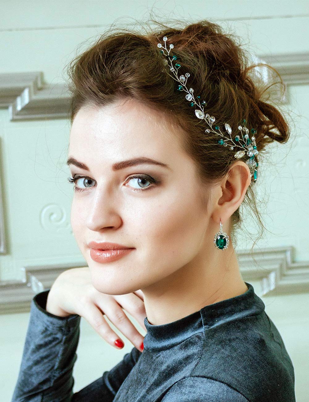 Sparkling Crystal Bridal Headband with Emerald Hair Vine – Elegant Wedding & Bridesmaid Headpiece for Prom, Party & Festival | Perfect for Women & Girls (Ideal for Weddings, Proms, Parties & Special Occasions)