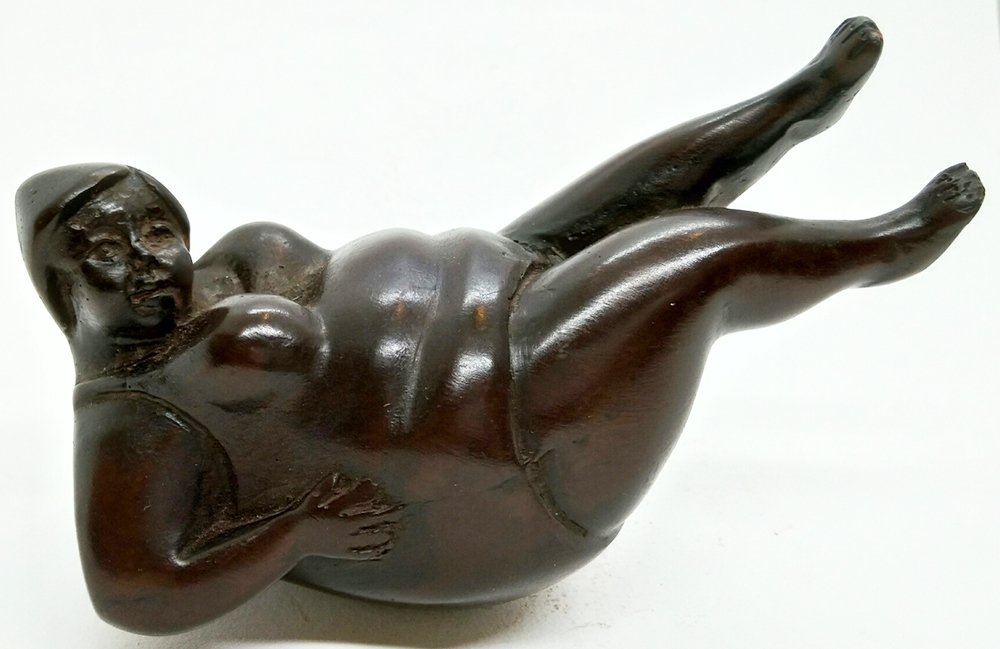 Elegant Yoga Pose Resin Figurine - Desk Decor for Women, Home & Office, Meditation & Fitness Inspiration