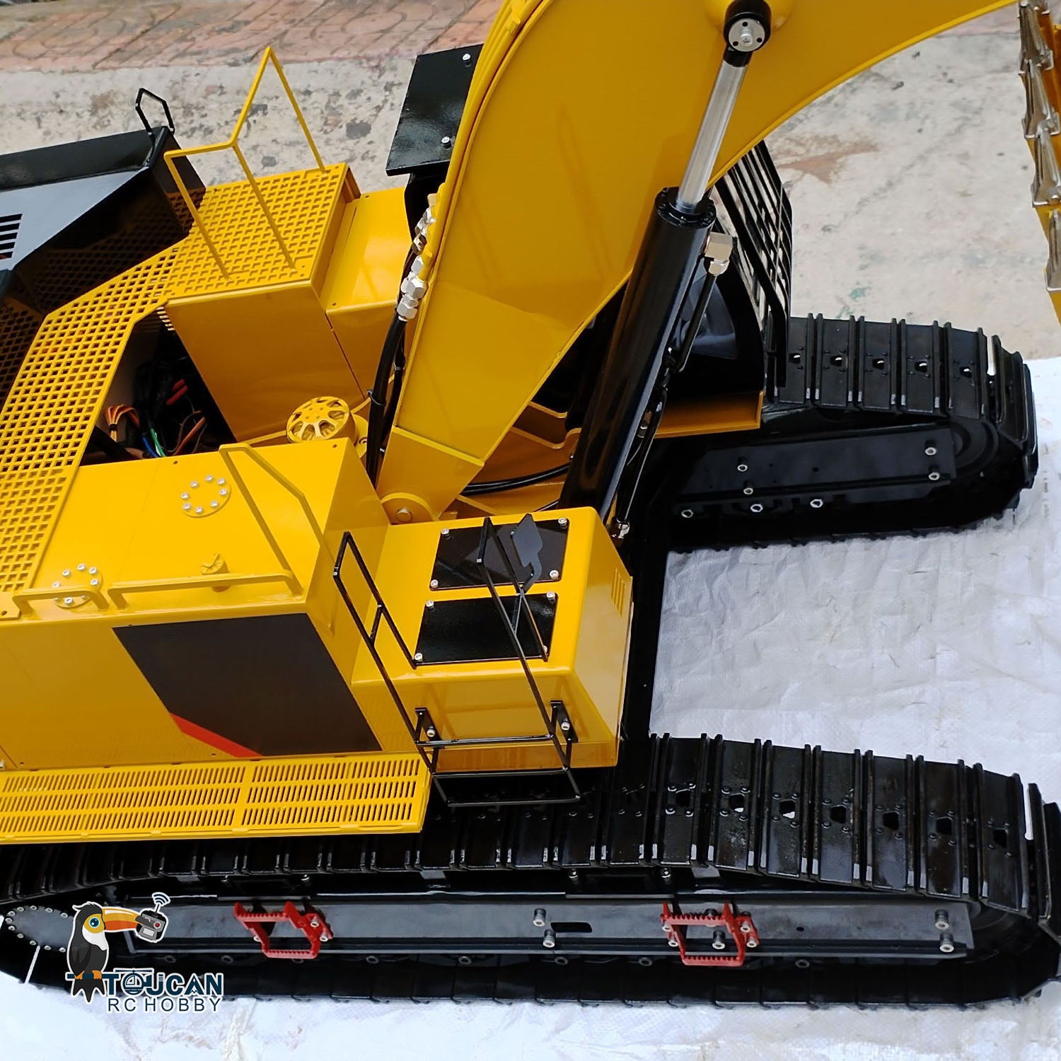 1/8 Scale RC Hydraulic Excavator 374 - Heavy Duty Metal Construction Vehicle with Flysky Radio Control (RTR) - Perfect for Construction Simulation, Outdoor Play and RC Hobby Enthusiasts