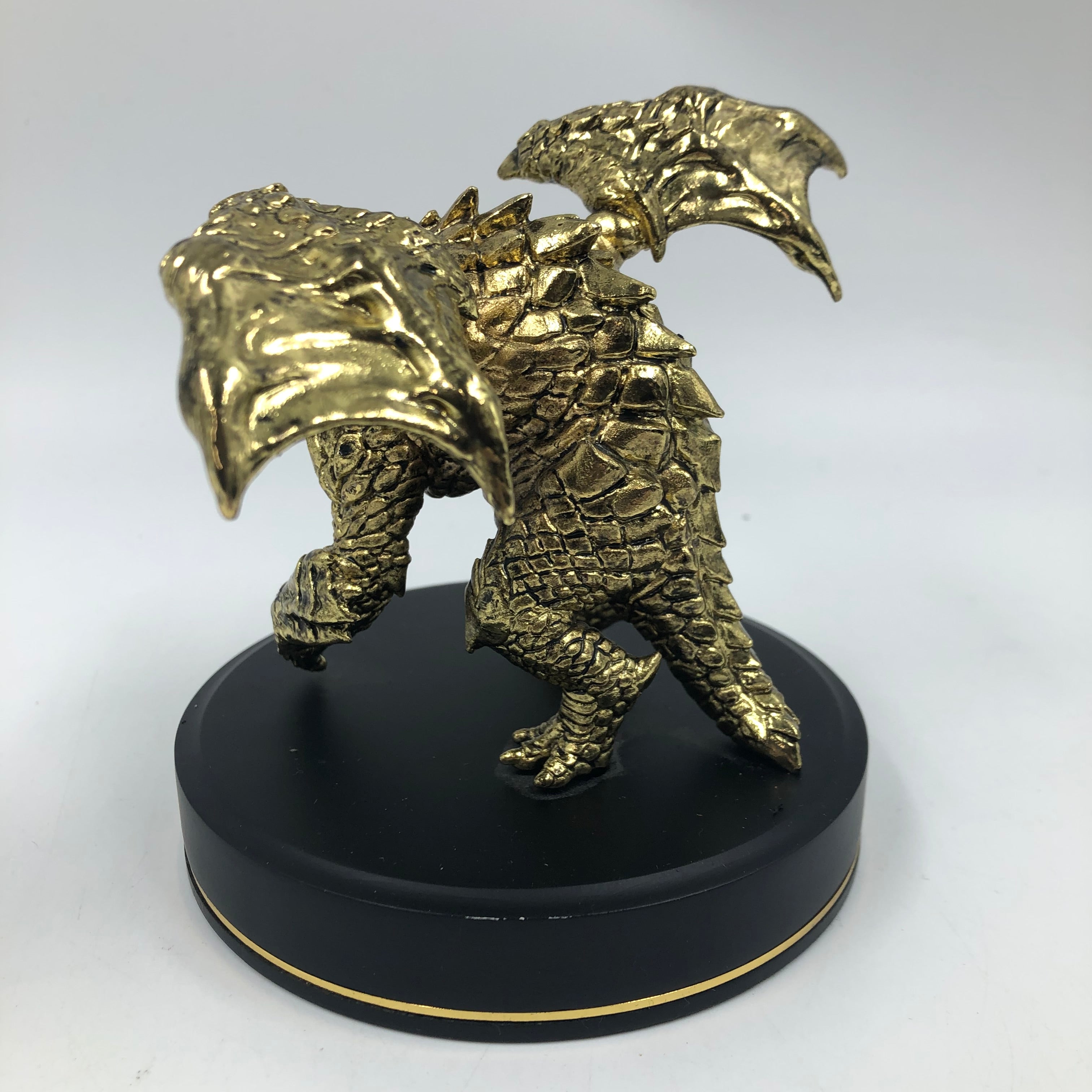 Dota 2 Golden Roshan Statue - The International 10 Limited Edition Collectible for Gamers & Fans - Perfect for Display, Gaming Room Decor, and Esports Memorabilia Collection