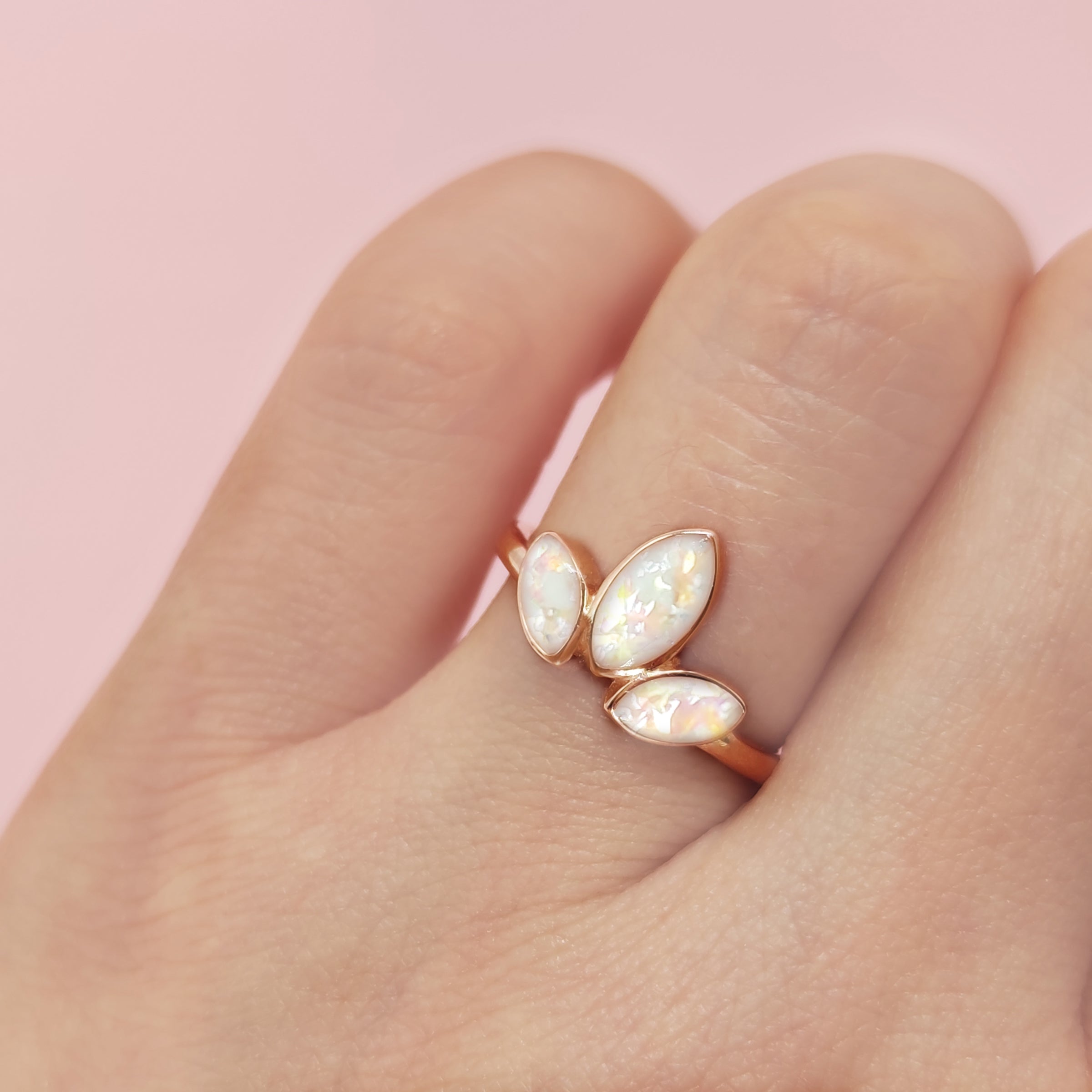 Cloverleaf: Ashes Ring - Elegant Memorial Jewelry for Loved Ones | Perfect for Remembrance, Sympathy Gifts & Keepsakes