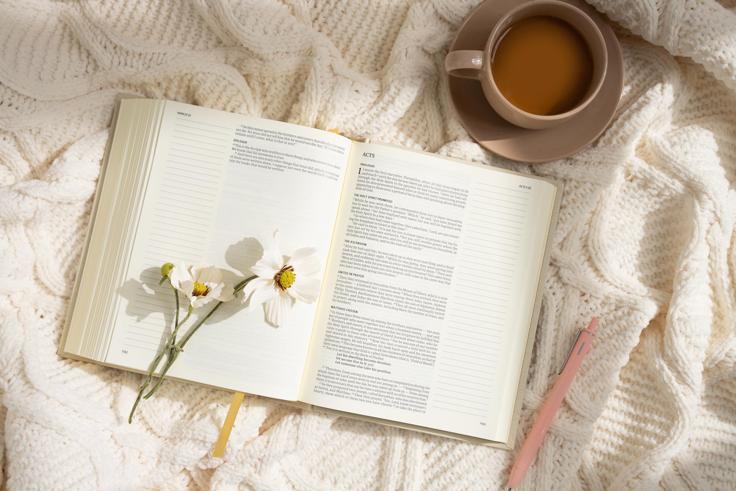 CSB Floral Notetaking Bible - Wide Margins & Journaling Space for Bible Study & Devotion