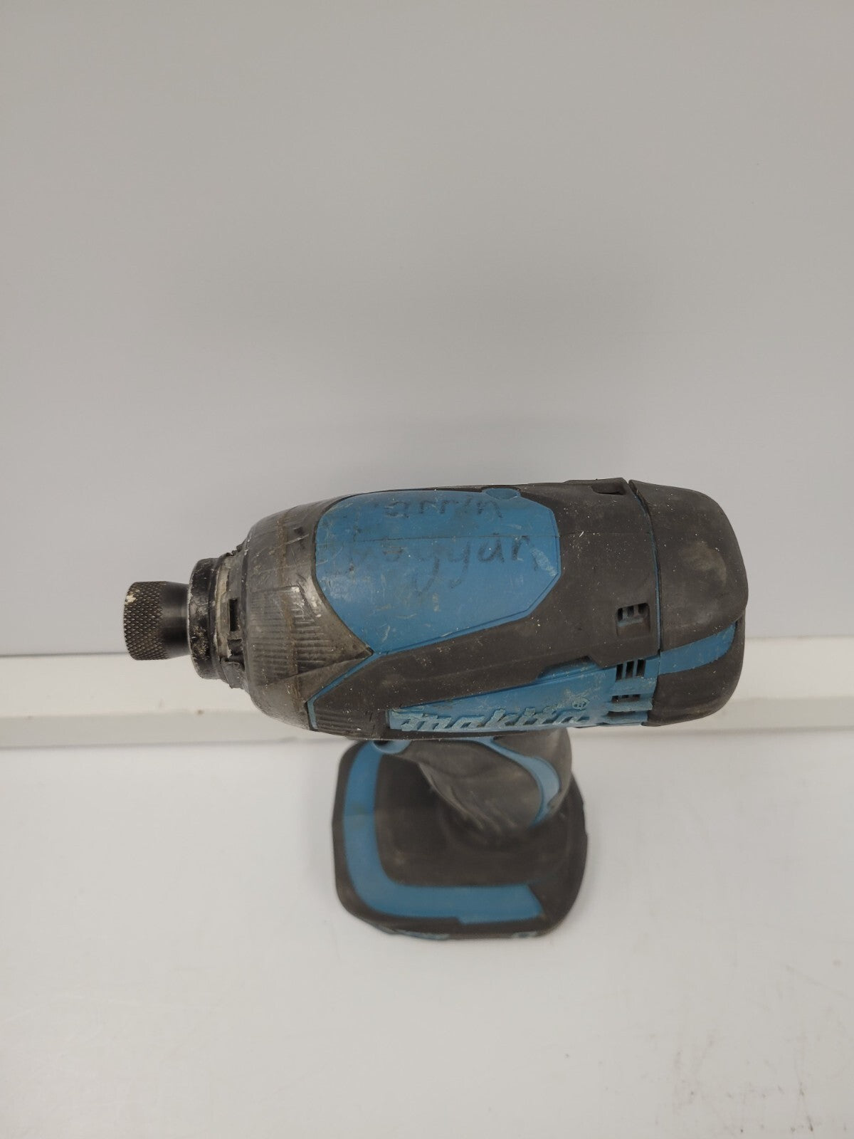 Makita DTD146 Cordless Impact Drill Driver Kit - 18V Lithium-Ion Battery, 1/4