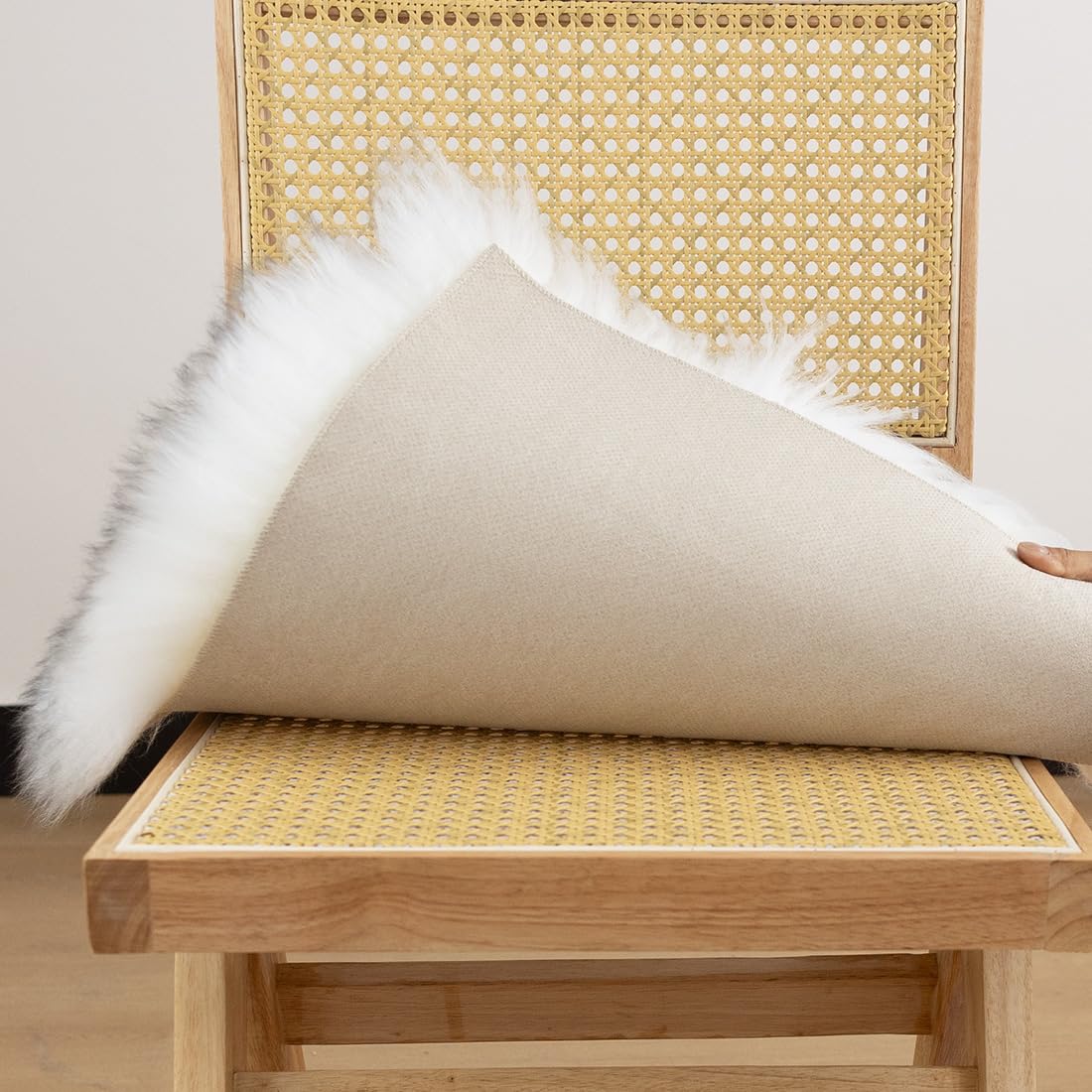 Premium Genuine Sheepskin Chair Cushion - 18x18 Inch Non-Slip Square Seat Pad with Natural Wool Cover for Home, Office & Restaurant - Soft & Luxurious Grey Fur Carpet (Pack of 1) - Perfect for Ergonomic Support, Cozy Reading Nooks & Stylish Interior Decor