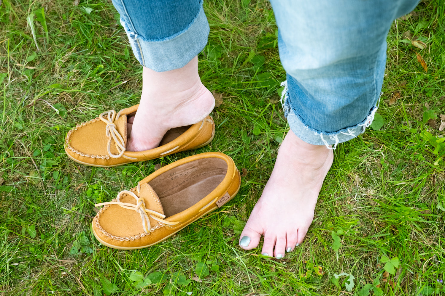Women's Comfortable Rubber Sole Moose Hide Leather Moccasins - Soft Indoor/Outdoor Slippers for Home, Travel & Casual Wear