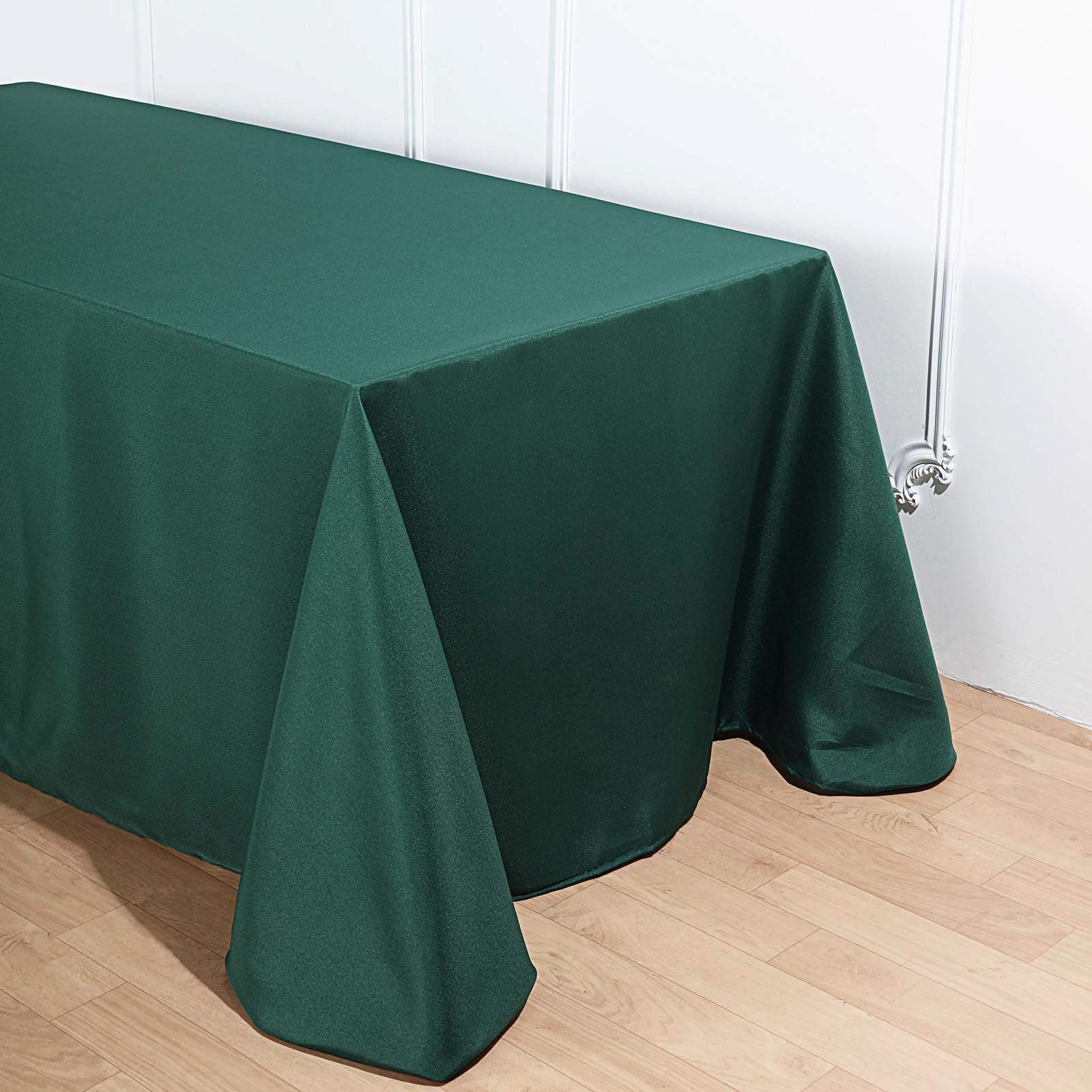90''x132 Inch Rectangle Polyester Tablecloth - Wrinkle-Free, Soft Solid Dinner Table Cover for Buffet, Wedding, Party & Events - Hunter Green - Perfect for Banquets, Restaurants, and Home Dining Decor