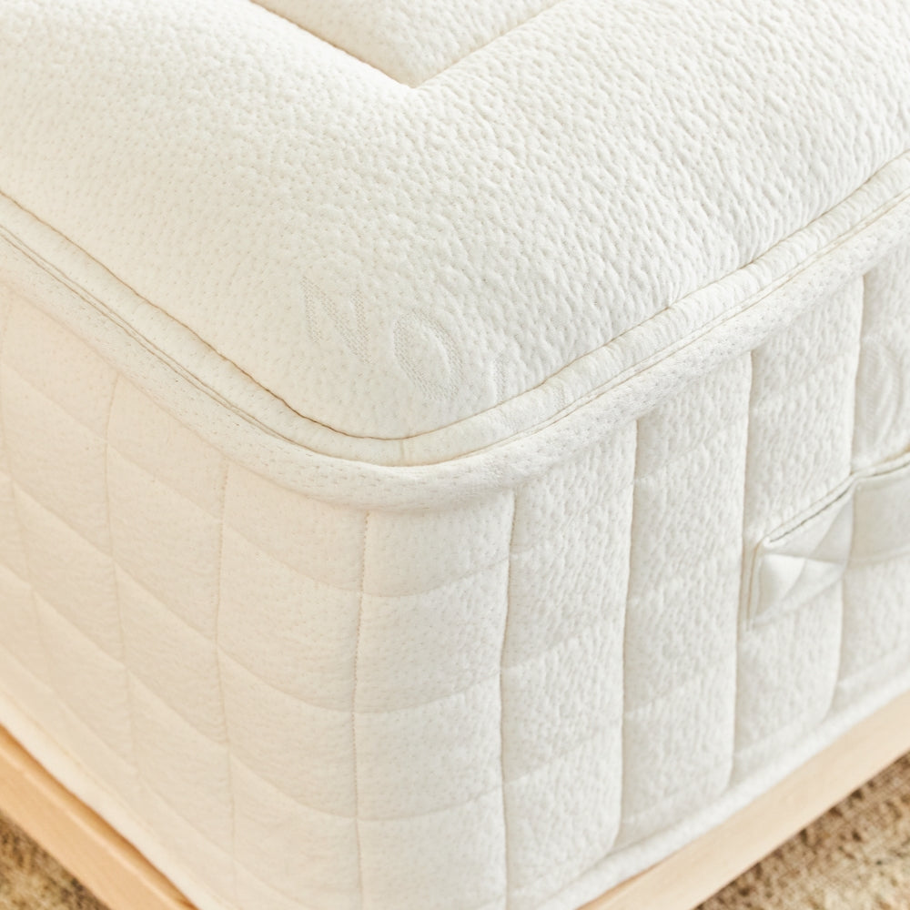 Luxury Organic Mattress - 100% Natural Latex, Hypoallergenic & Eco-Friendly - Queen Size for Ultimate Comfort | Perfect for Allergy Sufferers, Eco-Conscious Homes & Master Bedrooms