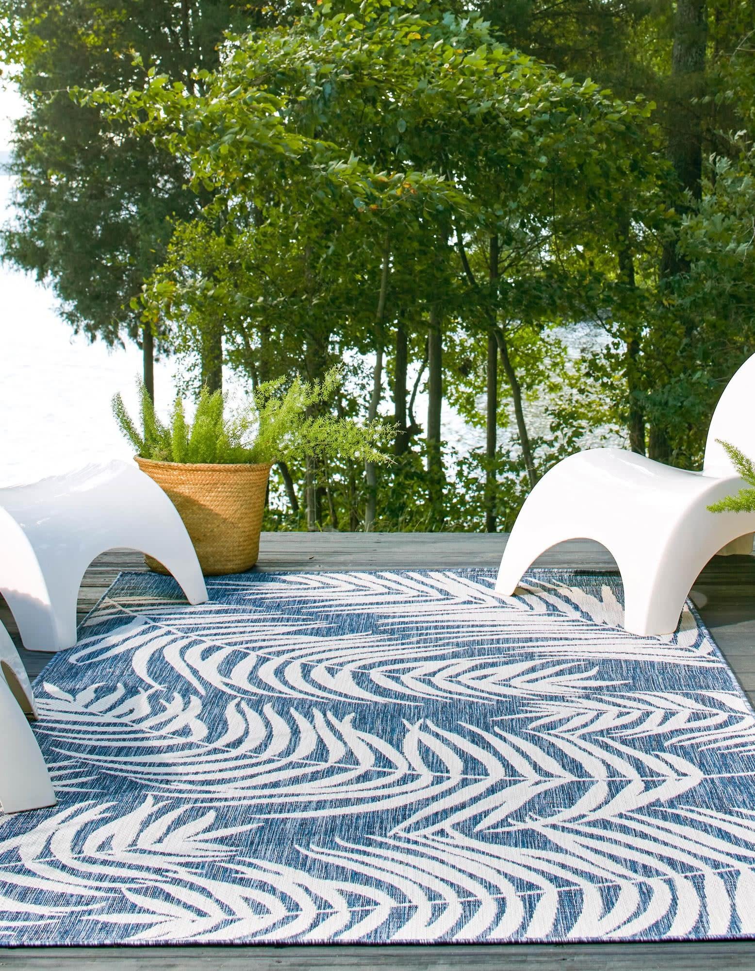 Unique Loom Outdoor Botanical Collection Area Rug - Palm Tree Design 4'1