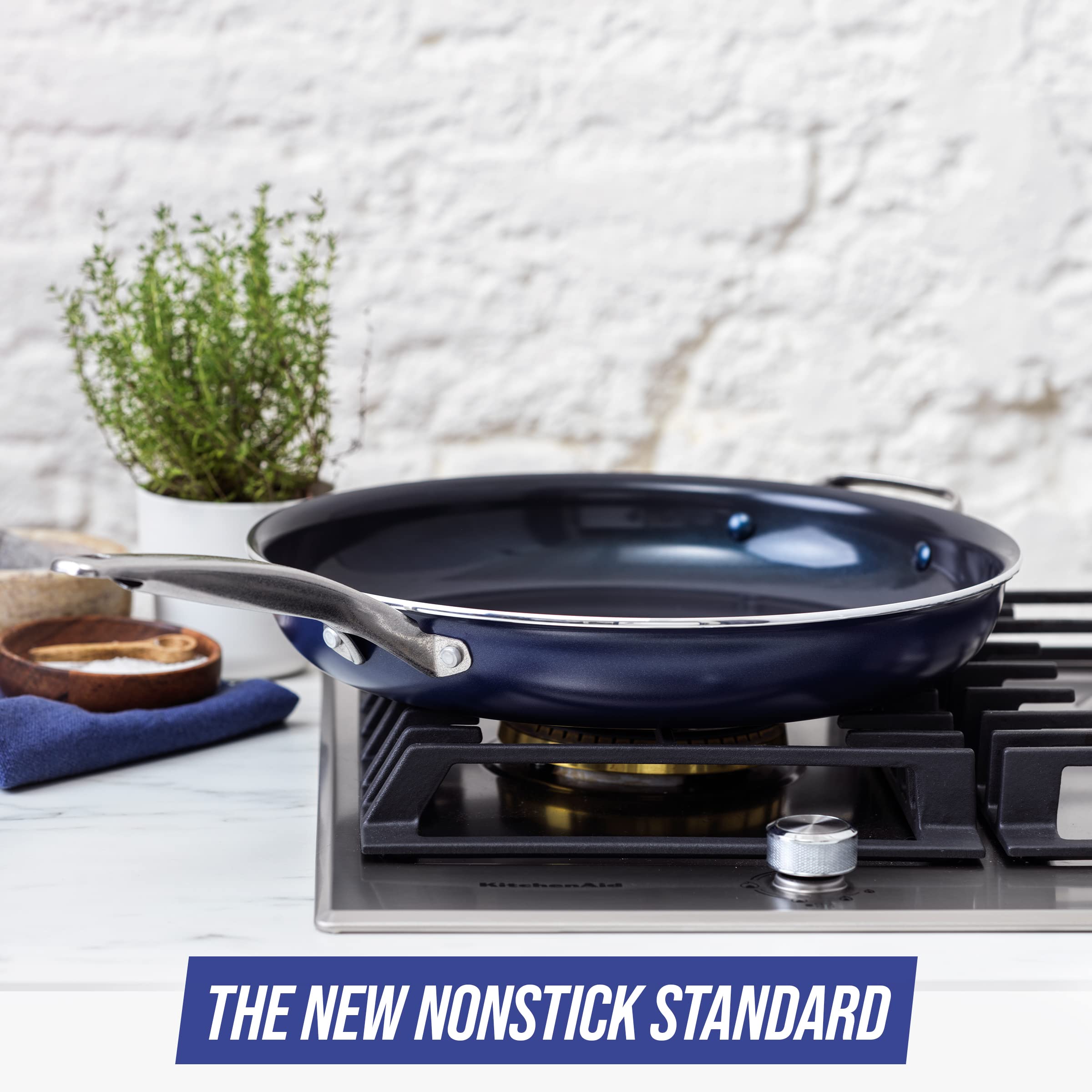 Blue Diamond Cookware 14-Inch Large Frying Pan with Helper Handle | Diamond-Infused Healthy Ceramic Nonstick Coating | PFAS & PFOA-Free | Dishwasher & Oven Safe (Up to 600°F) | Even Heat Distribution | Warp-Resistant | Easy to Clean | Perfect for Searing, Sauteing & Family Cooking