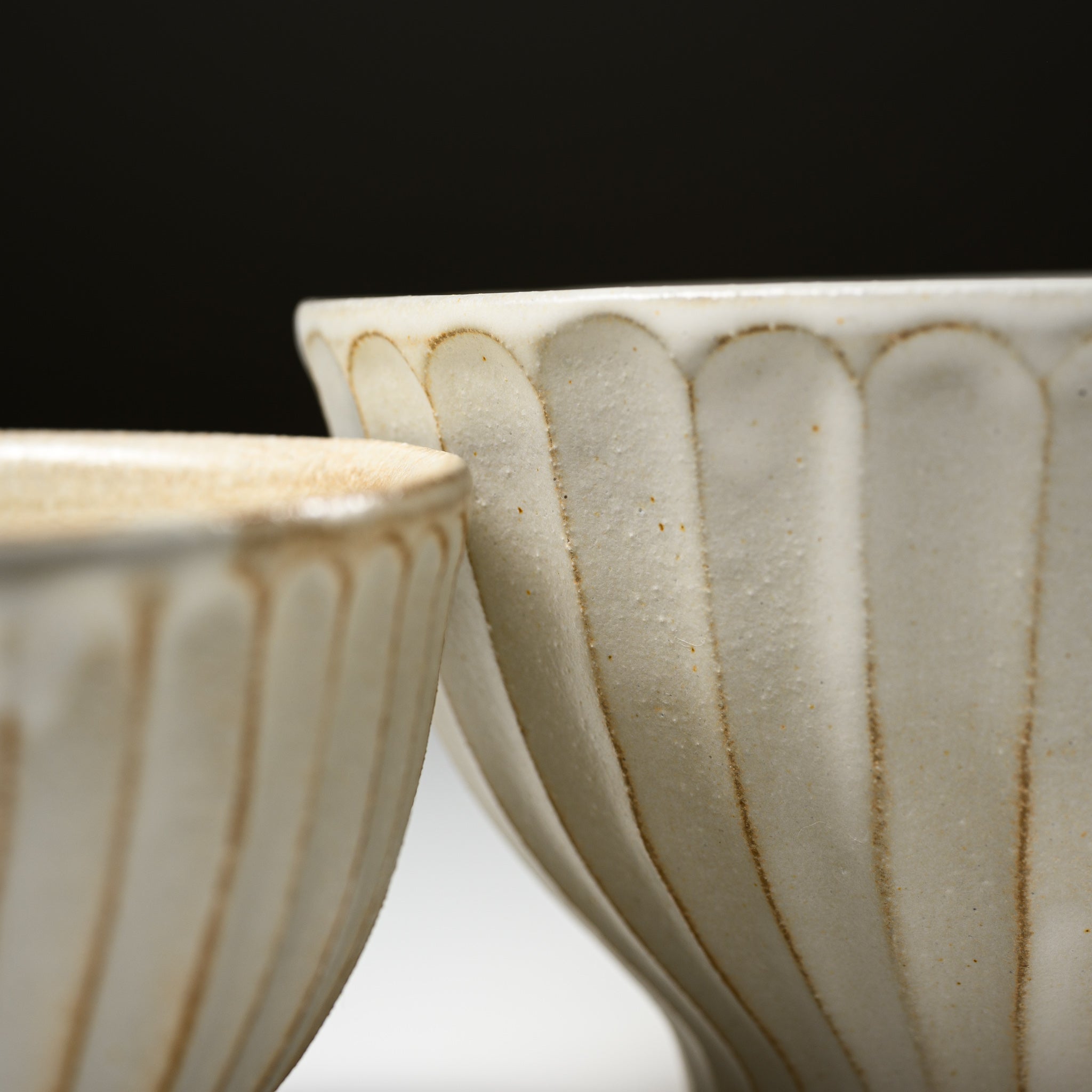Wakasama Kiln Kinari Donburi Rice Bowl - Handcrafted Ceramic Donburi Bowl Set, 2 Sizes (Small & Large) - Perfect for Japanese Ramen, Udon, Rice Dishes & Home Dining