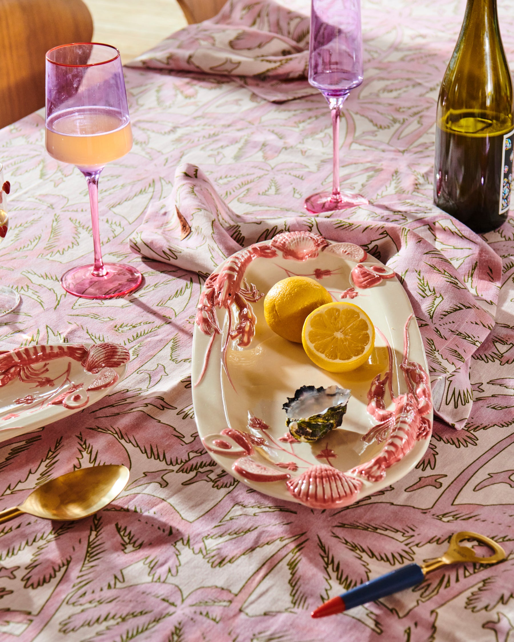 Premium Linen Tablecloth - Breathable & Elegant Dining Table Cover for Home, Restaurants & Outdoor Events - Washable & Wrinkle-Resistant Fabric