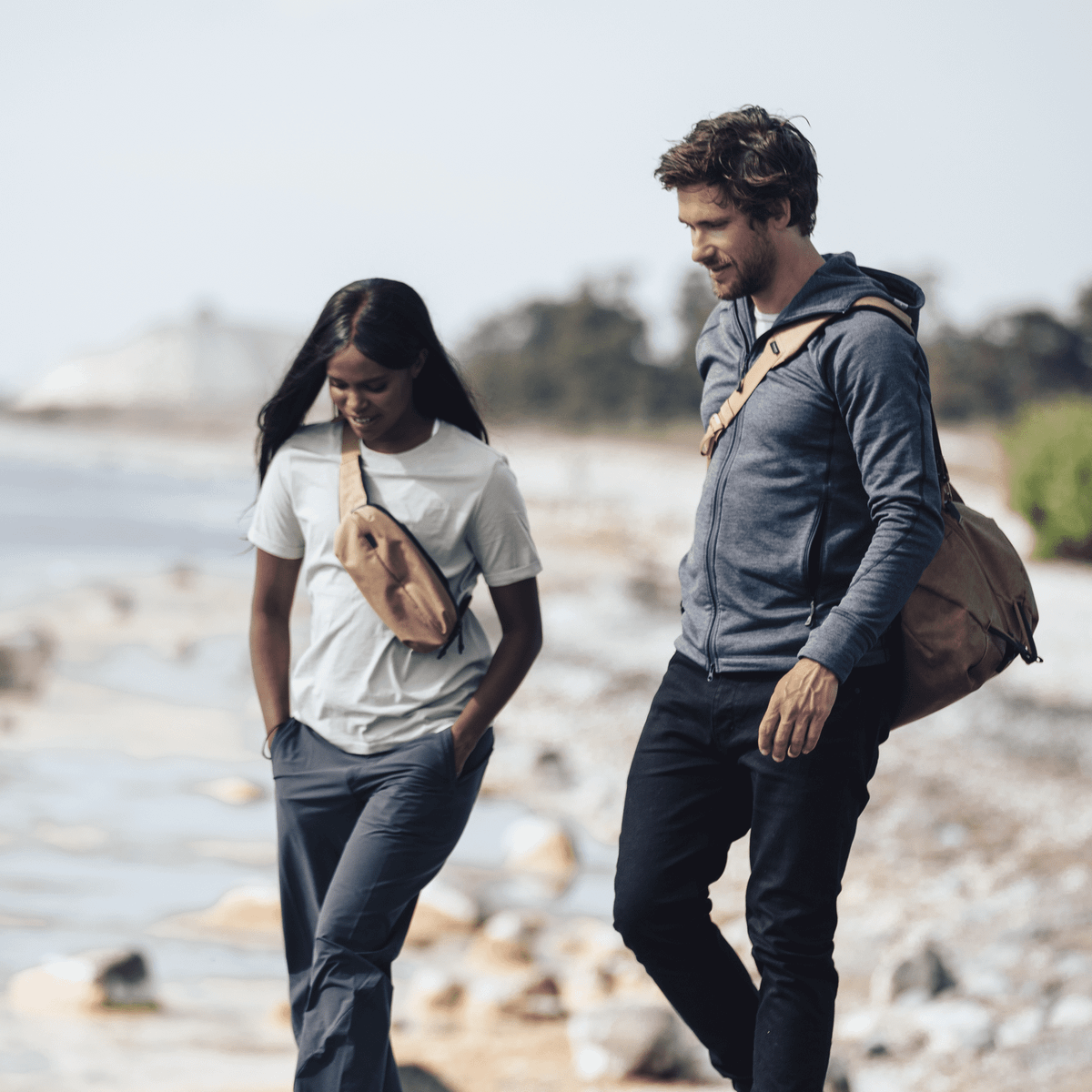 Thule Aion Sling Bag - Lightweight Crossbody Shoulder Bag for Men & Women, Water-Resistant Travel & Everyday Carry (Perfect for Hiking, Commuting & Urban Adventures)