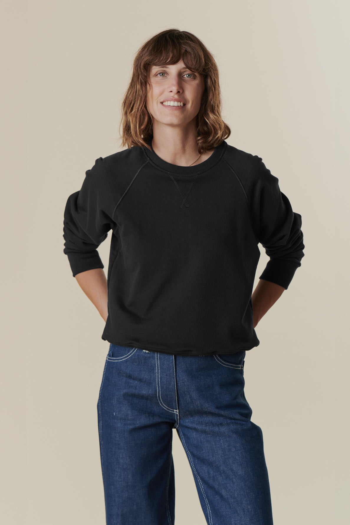 Women's Black Raglan Sweatshirt - Soft Long Sleeve Pullover for Casual Wear, Gym, and Outdoor Activities