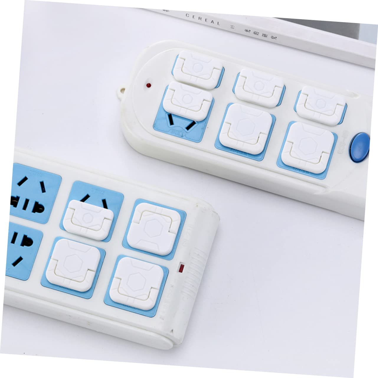 FAVOMOTO 2 Sets Child Proof Outlet Covers - 100 Pack White Electrical Socket Safety Plugs for Baby Proofing - Ideal for Homes, Nurseries & Playrooms