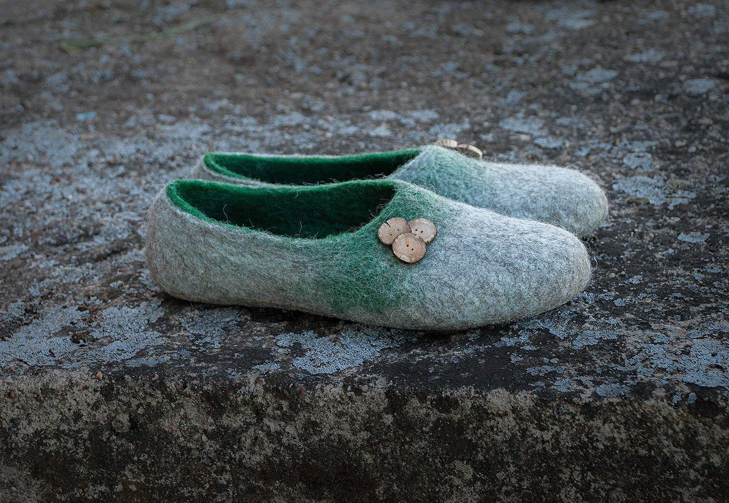 Handmade Women's Green Felted Wool Clogs with Wooden Buttons - Cozy Woolen House Slippers for Indoor Comfort | Perfect Mother's Day Gift Idea for Relaxing at Home