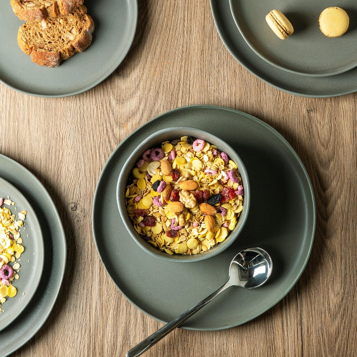 AmorArc 18-Piece Ceramic Dinnerware Set - Wavy Rim Stoneware Plates & Bowls - Chip & Crack Resistant - Dishwasher, Microwave & Oven Safe - Service for 6 | Perfect for Family Dinners, Restaurant-Style Dining & Everyday Use