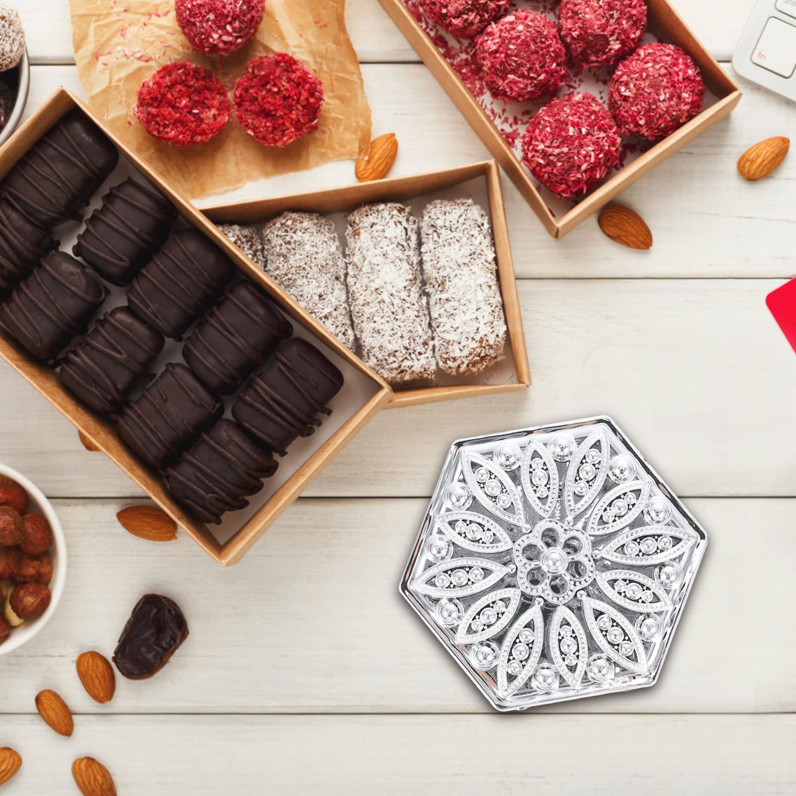 12pcs Plastic Candy Boxes for Wedding & Party Favors - Elegant Gift Packaging