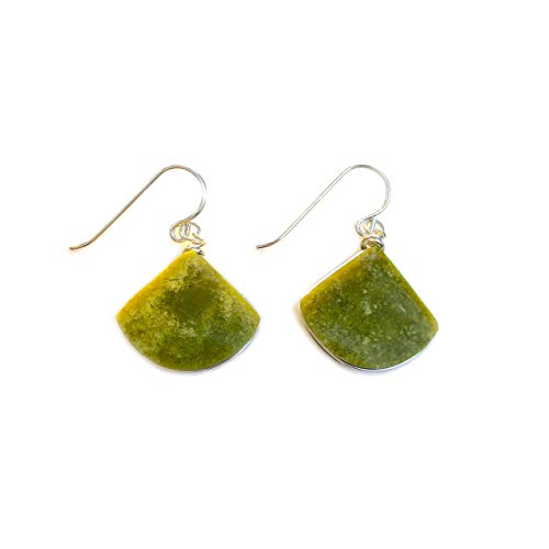 Green Triangle Serpentine Stones