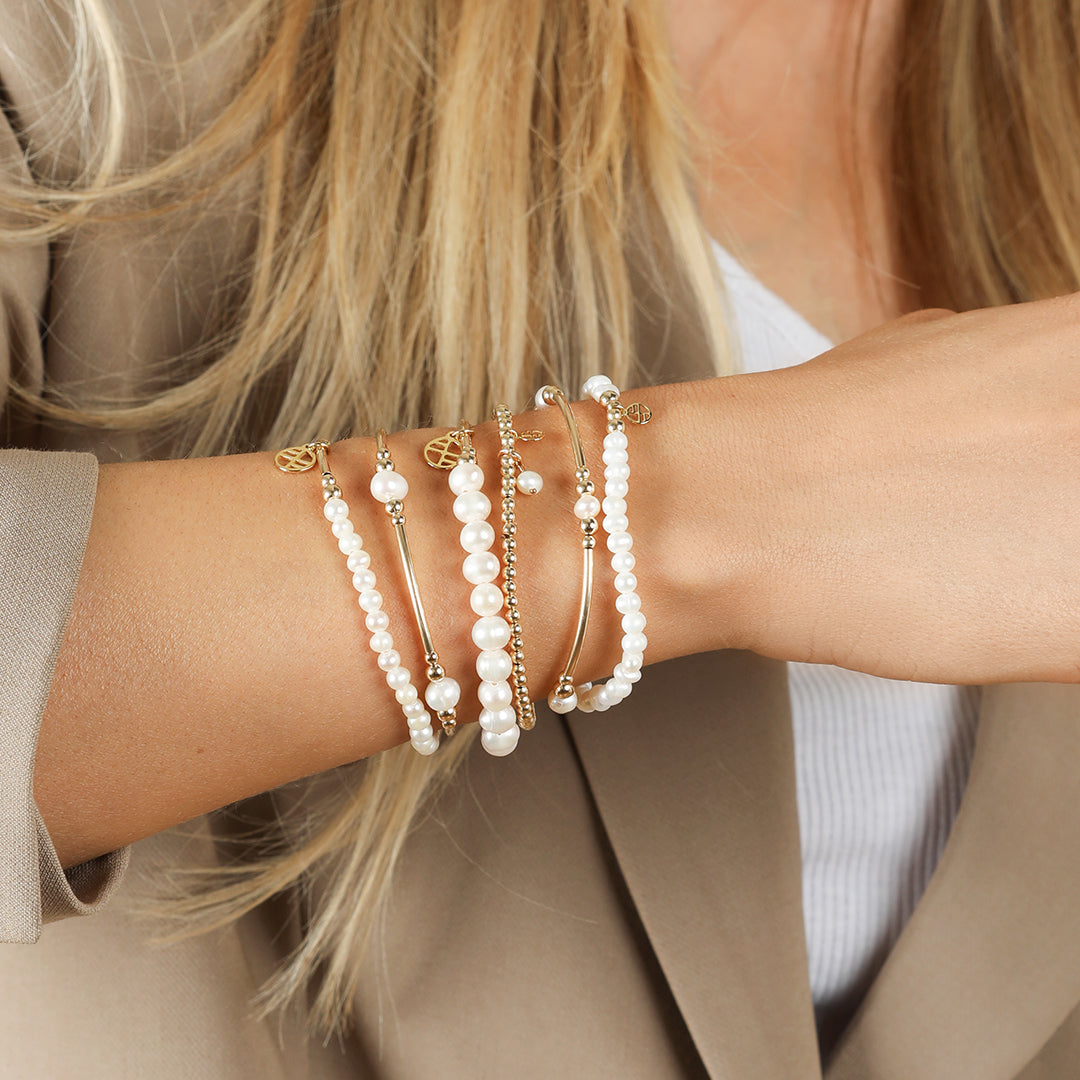 Pearl Lumier Bracelet with Stone of Potential - Elegant Handmade Jewelry for Women - Perfect for Weddings, Parties & Everyday Wear