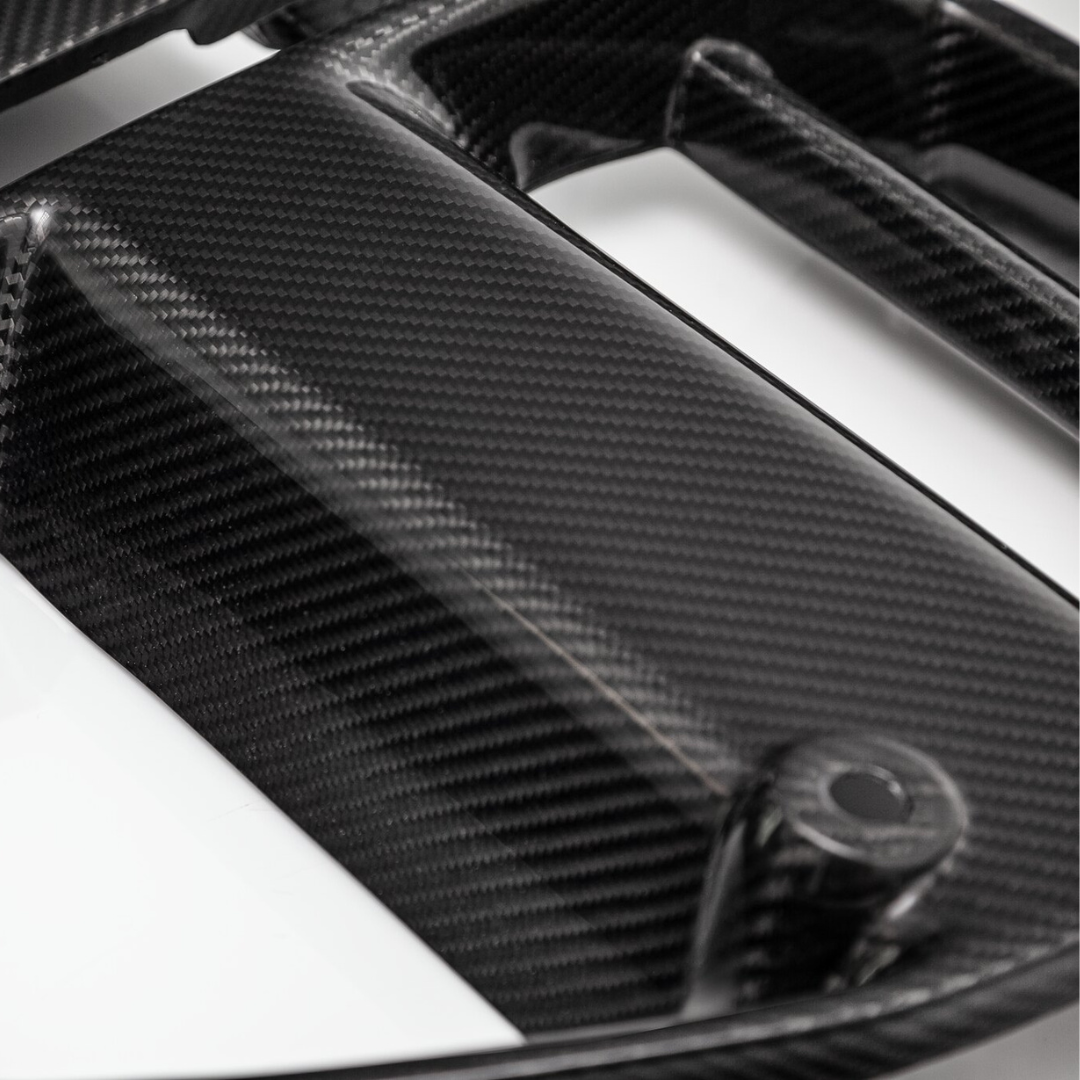 BMW G8X M3 M4 Carbon Fiber Front Motorsport Grille V Style™ - High Performance Upgrade for Track & Street Racing - Perfect for Car Enthusiasts & Motorsport Events