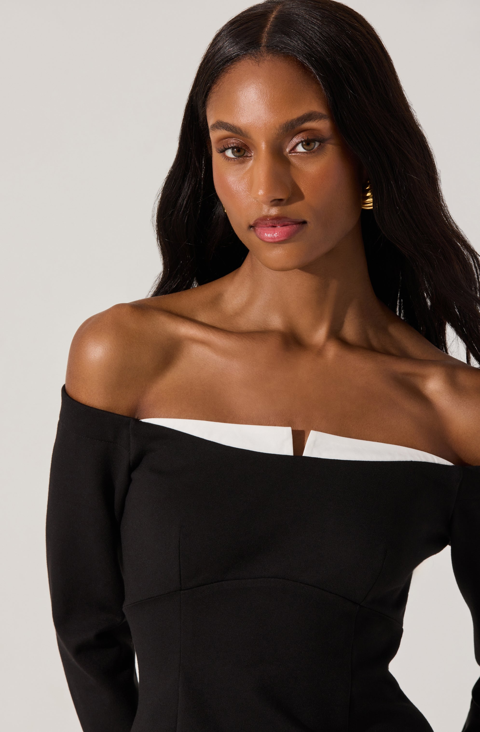 Off Shoulder Contrast Mini Dress for Women - Sexy Summer Party Cocktail Dress - Perfect for Night Out, Date Night, and Beach Vacations