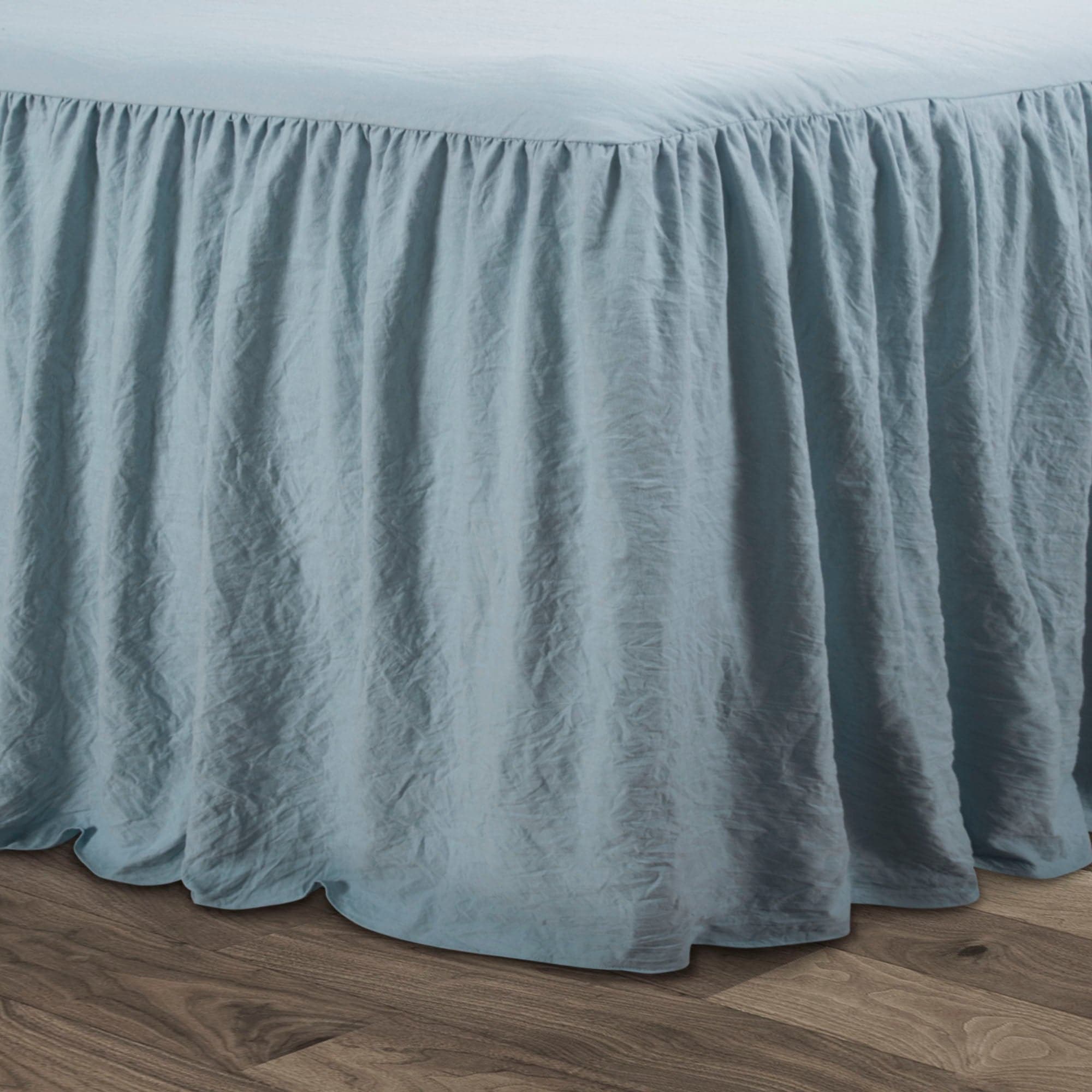 Elegant Ruffle Skirt Bedspread Set - Soft & Stylish Queen Size Bedding for Girls & Women - Perfect for Bedroom Decor, Guest Rooms & Cozy Home Styling