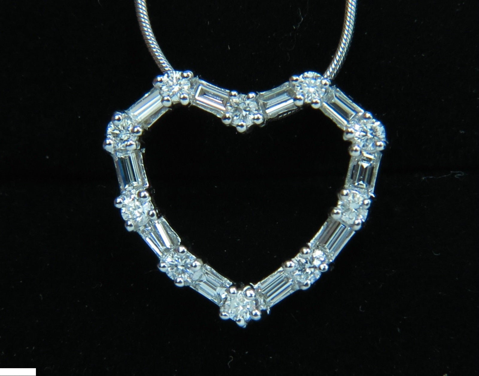 1.10CT G VS Diamond Heart Pendant Necklace - 14K Gold 19