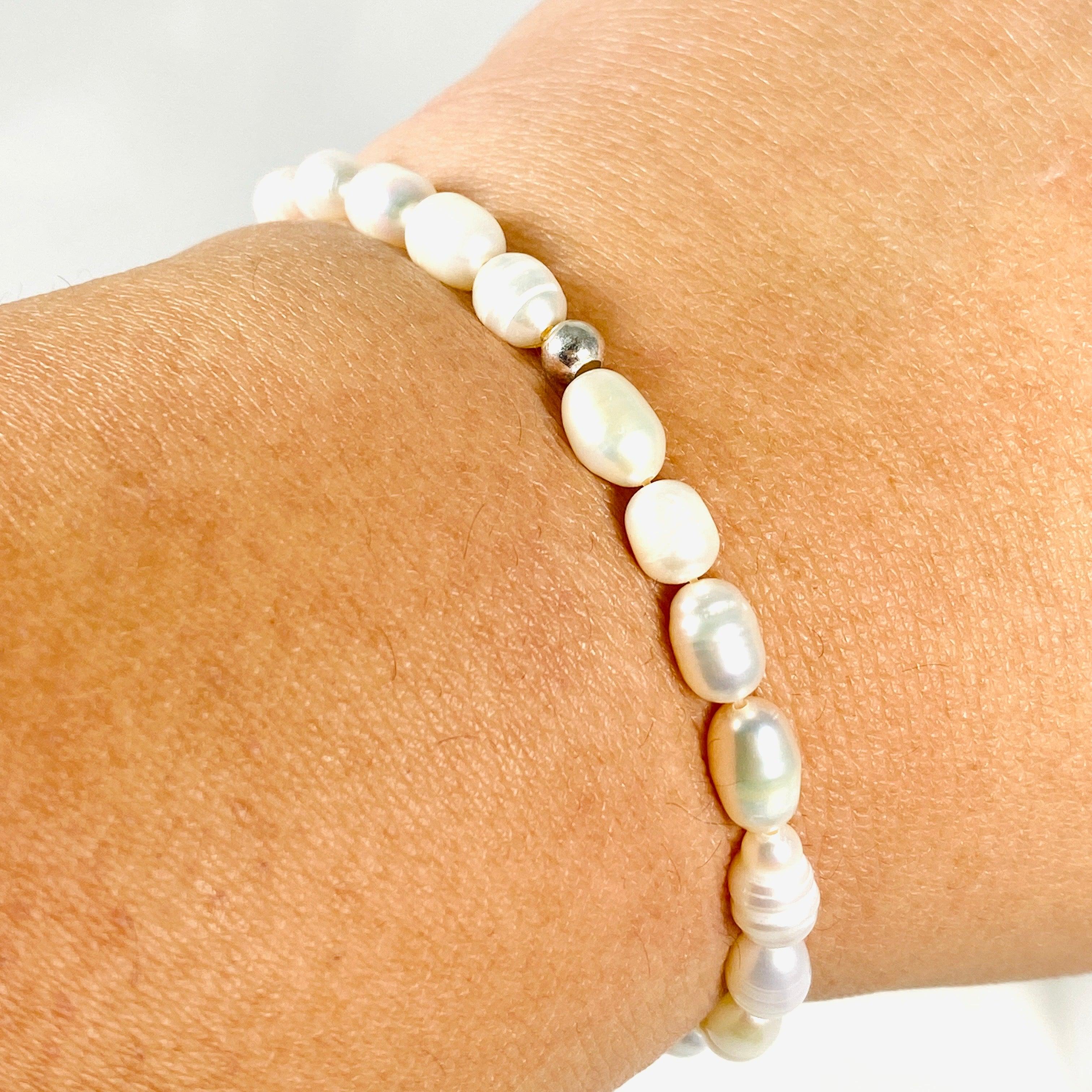 Elegant Pearl Bracelet for Women - Classic & Timeless Jewelry Gift for Her - Perfect for Weddings, Parties & Everyday Wear