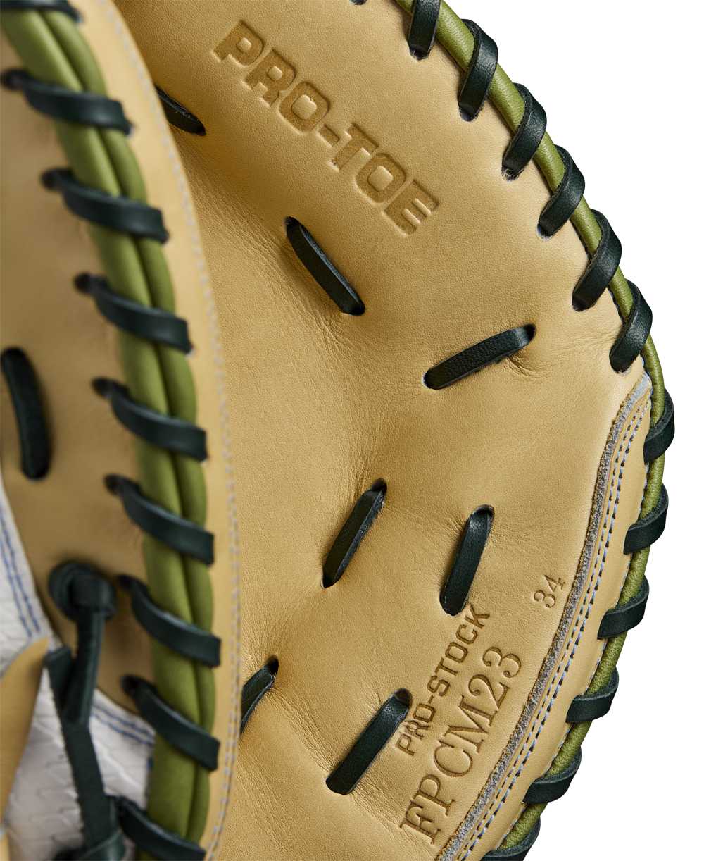 Wilson A2000 FPCM23SS 34 Fastpitch Catcher's Mitt - Premium Leather Softball Glove for Women & Girls - Perfect for Competitive Games & Training Sessions (WBW10273934)