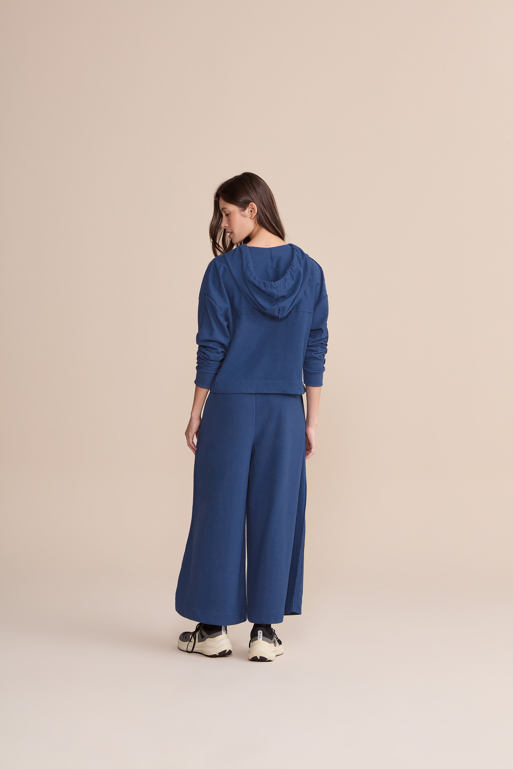 Soft Pure Cotton Sweatshirt for Women & Men - Cozy Casual Wear for Fall & Winter | Perfect for Lounge, Travel & Everyday Comfort