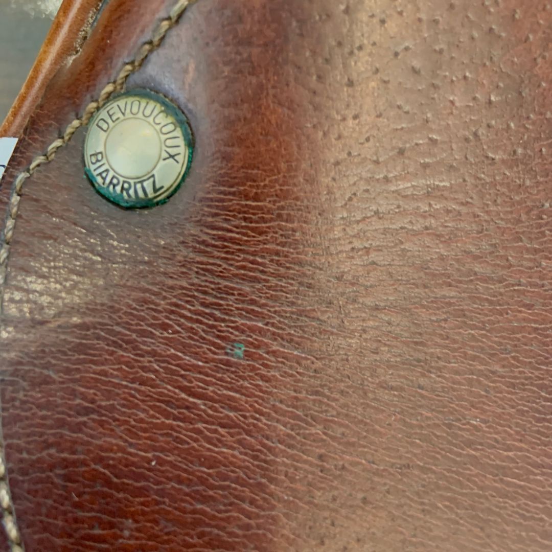 Devacoux Biarritz Original Close Contact Consignment Saddle - Size 17 Medium | English & Western Riding, Dressage, Jumping | Perfect for Professional Equestrians & Horse Shows