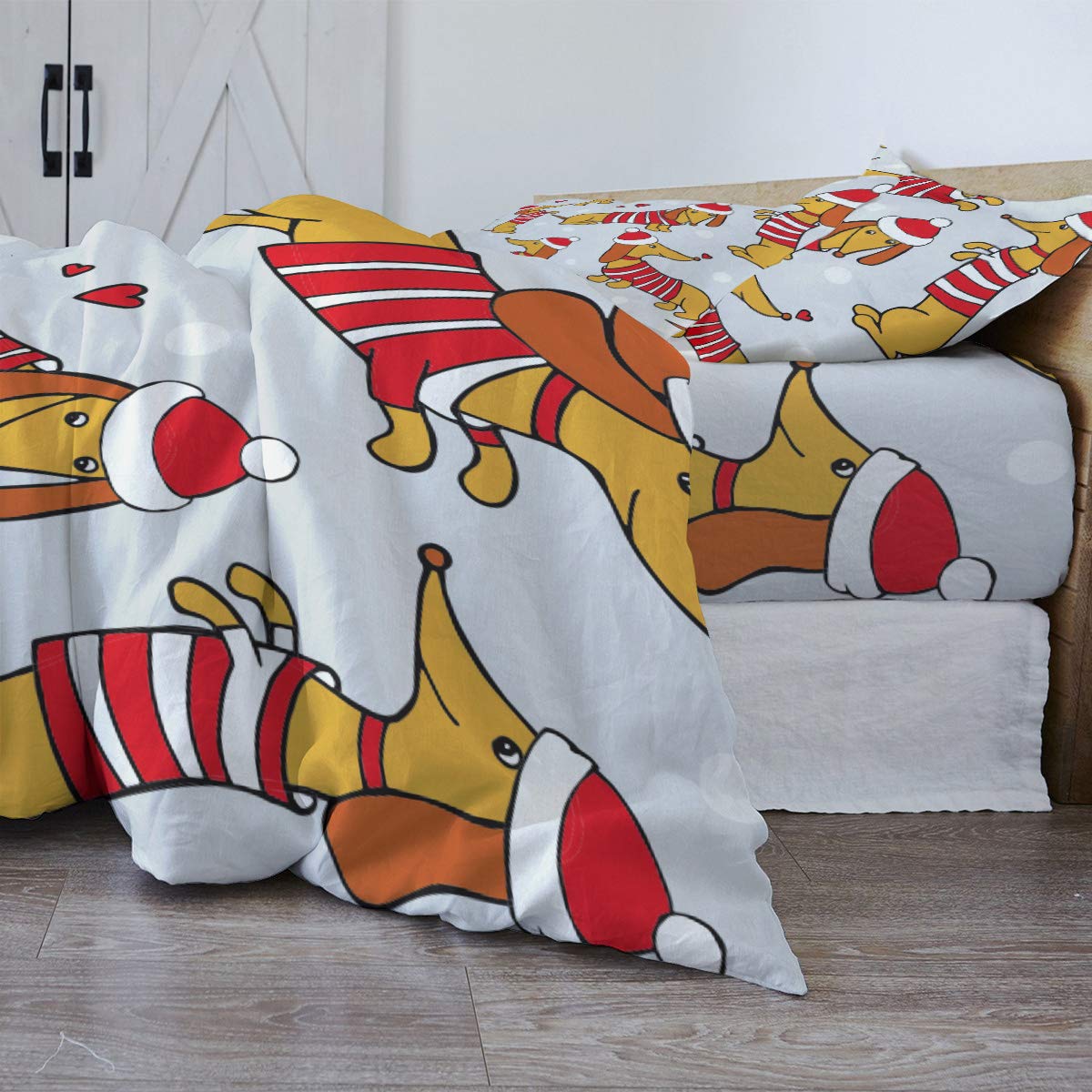 **Cartoon Sausage Dog Christmas Queen Comforter Set – 4-Piece Lightweight Microfiber Duvet Cover with Grey Dot Backdrop – Soft Bedding for Adults & Teens – Perfect for Winter & Holiday Decor**    *(Use Case: Cozy holiday-themed bedroom upgrade for Christmas, winter warmth, and playful pet-inspired decor.)*