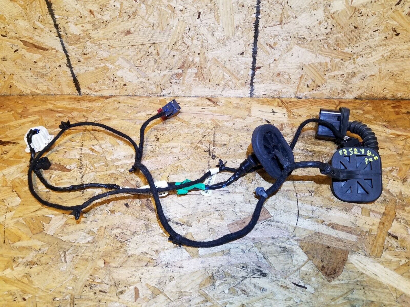 2005-2009 Cadillac SRX Right Rear Passenger Side Door Wire Harness OEM Replacement - Perfect for Electrical Repairs & DIY Auto Maintenance