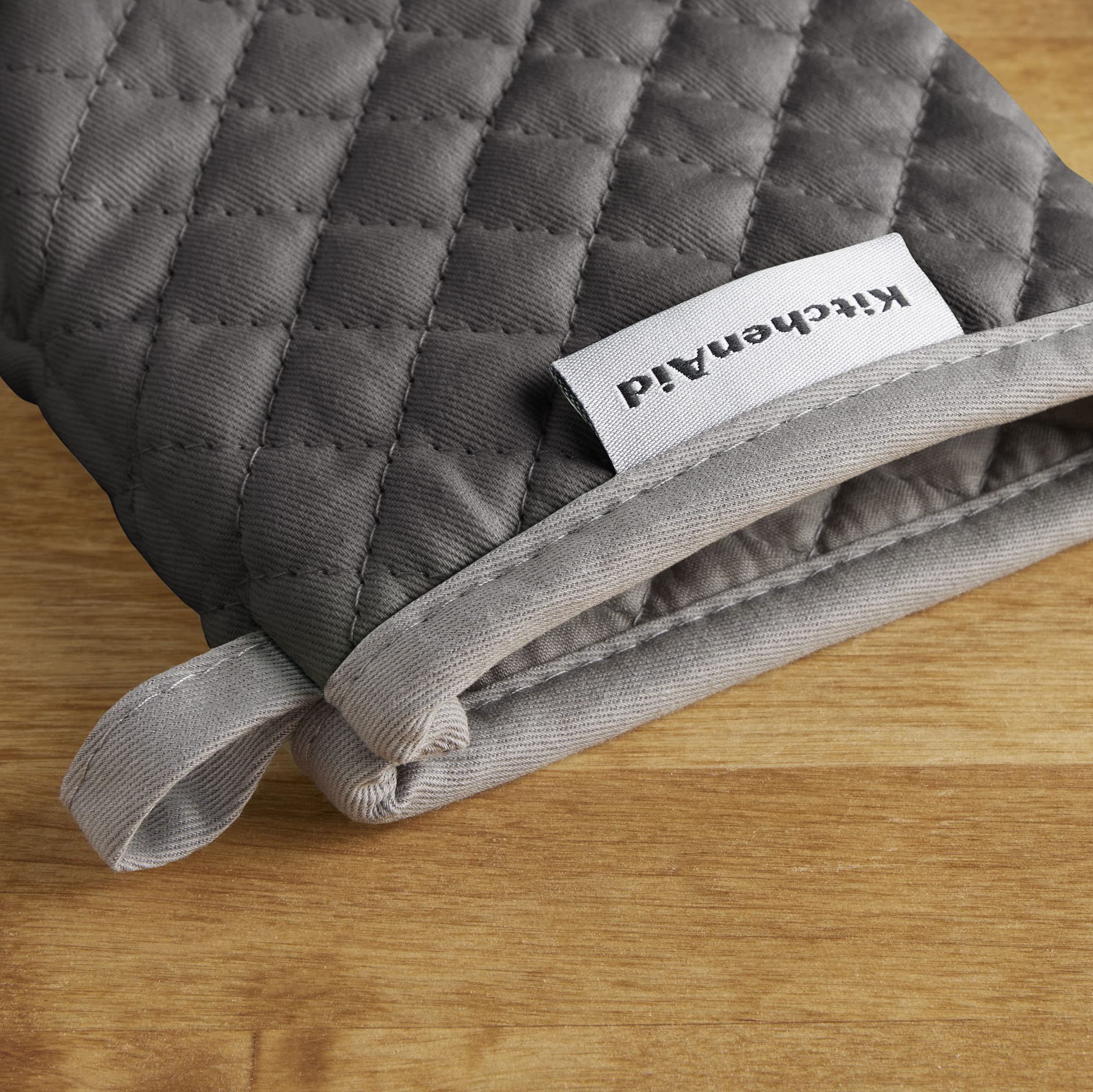 KitchenAid Mini Oven Mitt Set of 2 - 5.5x8 Inches Heat Resistant Charcoal Grey Oven Gloves for Baking, Grilling & Cooking - Perfect for Kitchens, BBQs & Outdoor Cooking