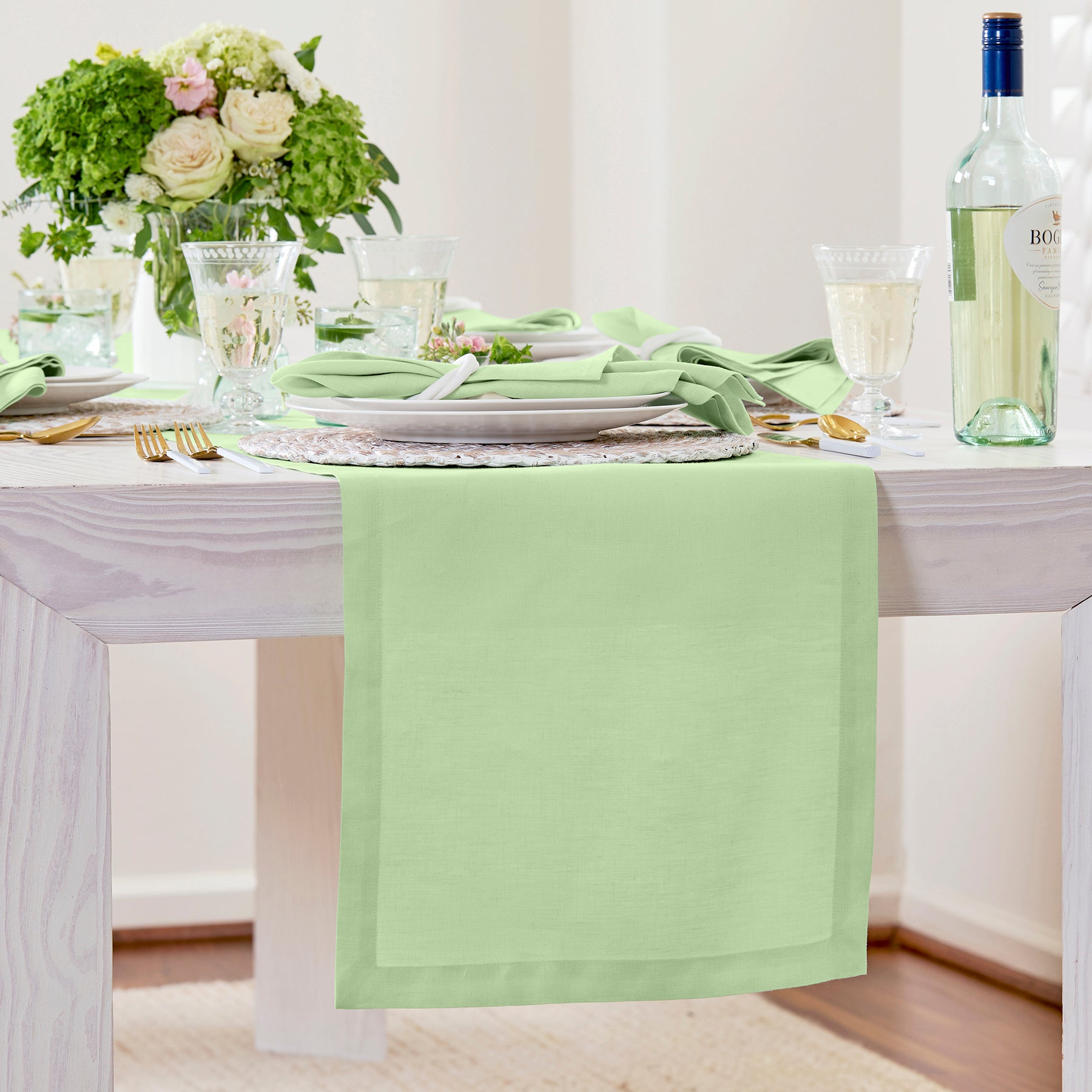 Elegant Fete Table Runner for Weddings, Parties & Events - Premium Decorative Dining Table Cover for Home & Restaurant Decor