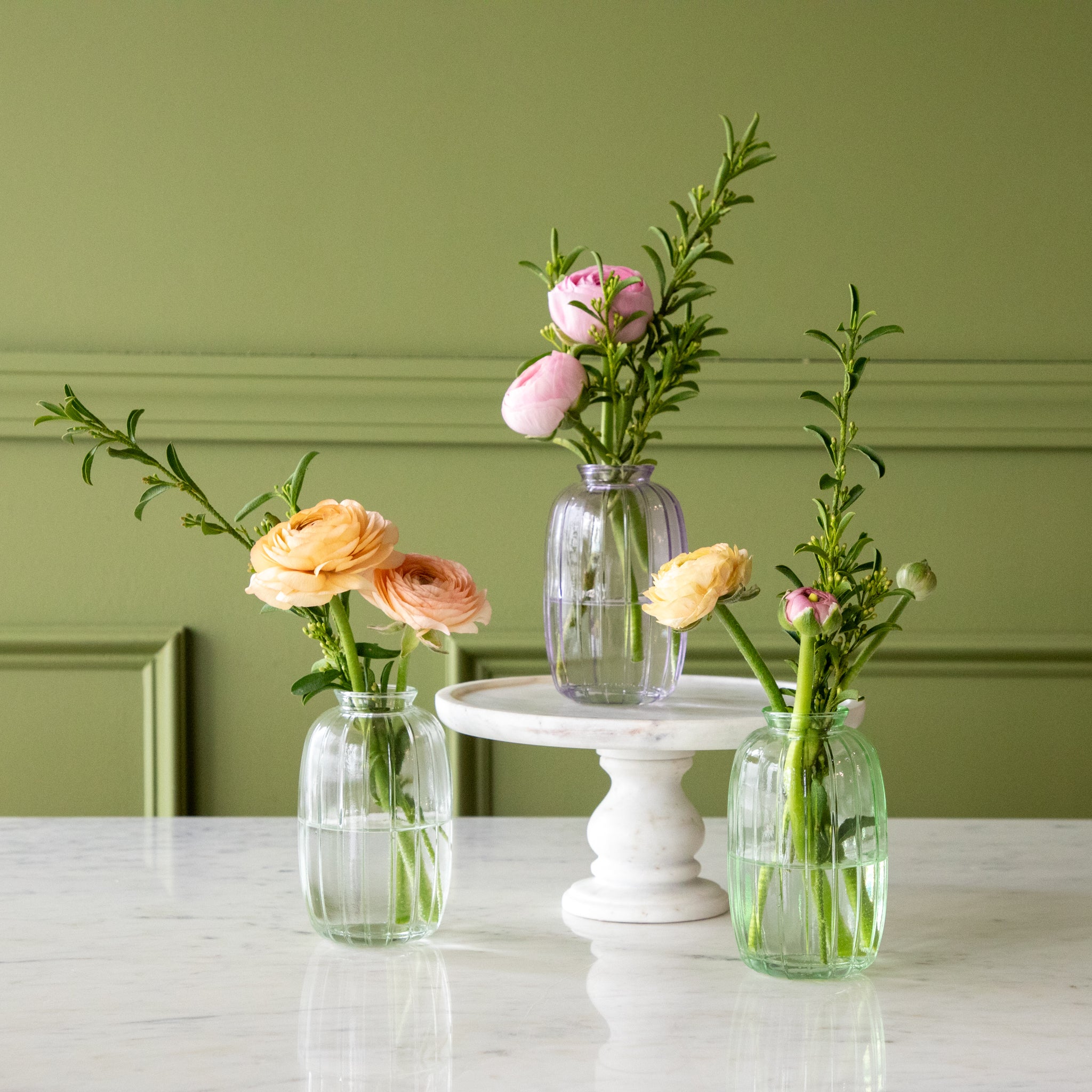 Elegant Glass Bud Vase for Flowers - Small Floral Centerpiece for Weddings, Home Decor, and Table Settings