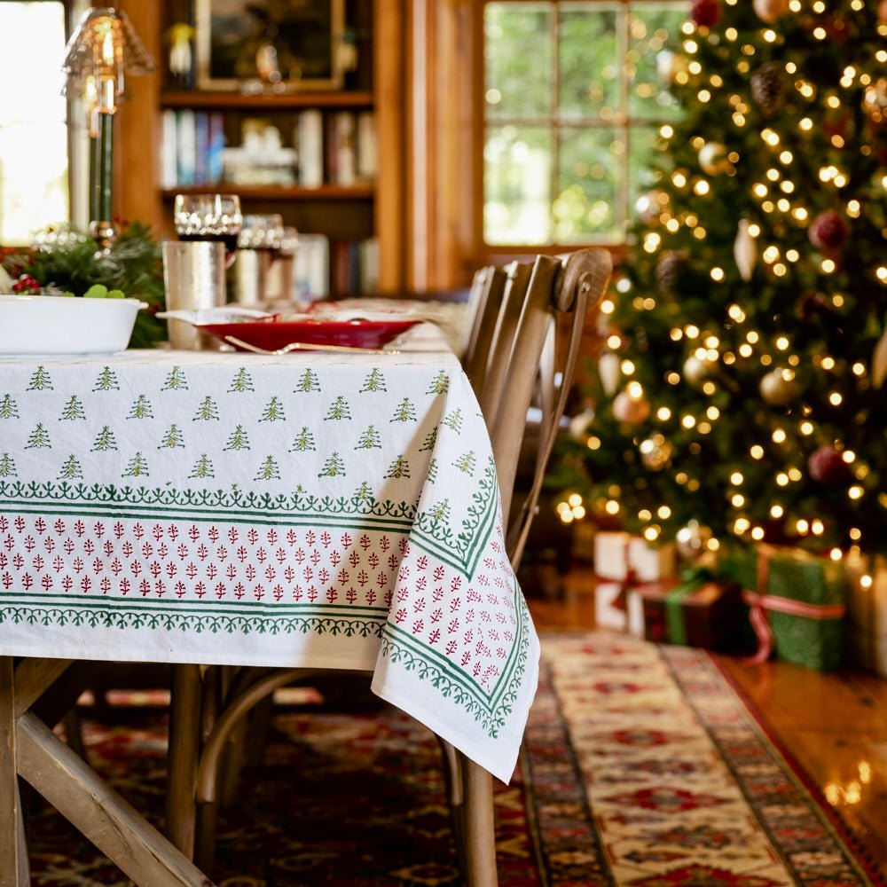 Festive Christmas Tree Tablecloth - Holiday Dining Decor for Parties, Family Gatherings & Seasonal Celebrations