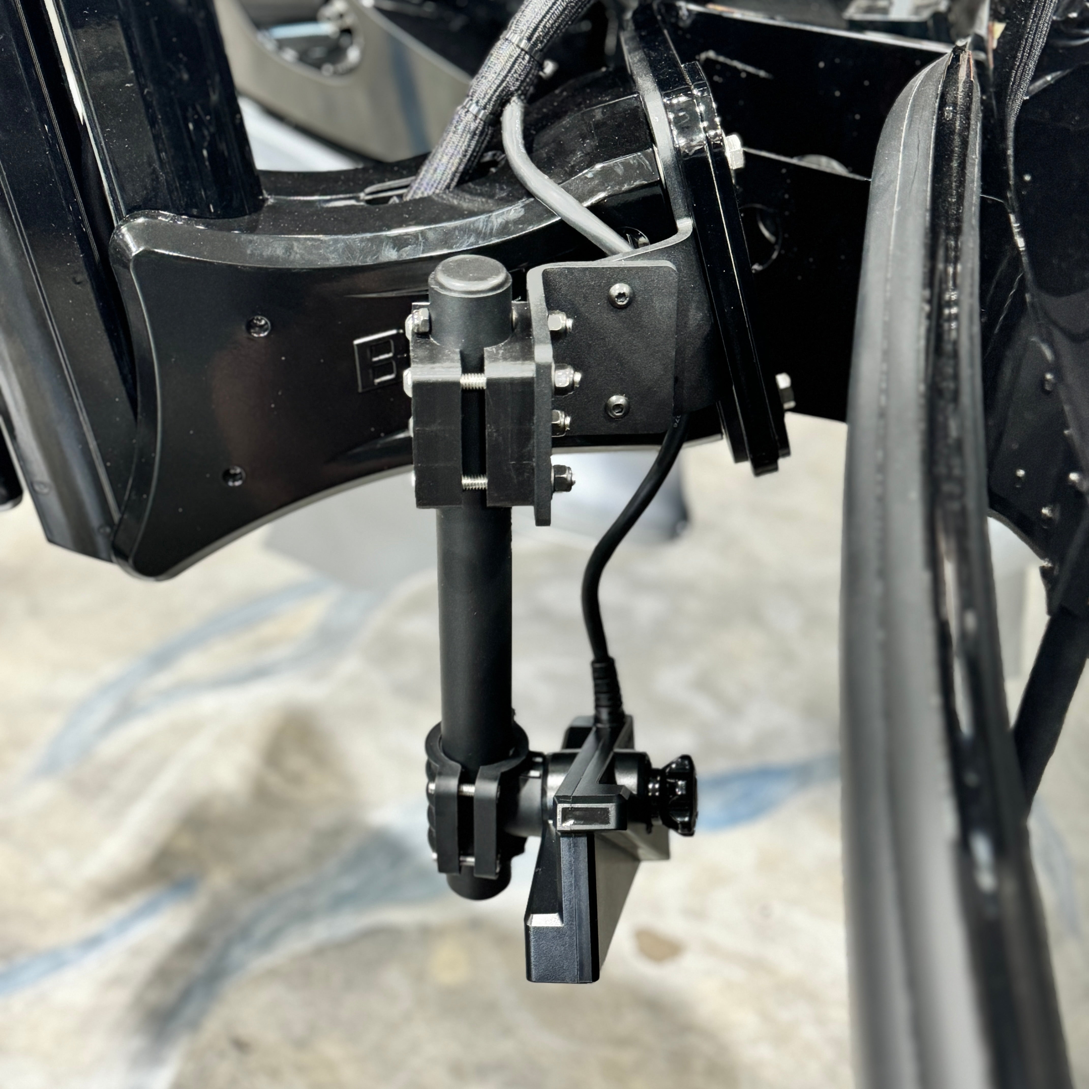 H.O.E Shallow Water Anchor Transducer Bracket for Live Imaging - Starboard Side Mount | Perfect for Kayak Fishing and Boat Sonar Systems