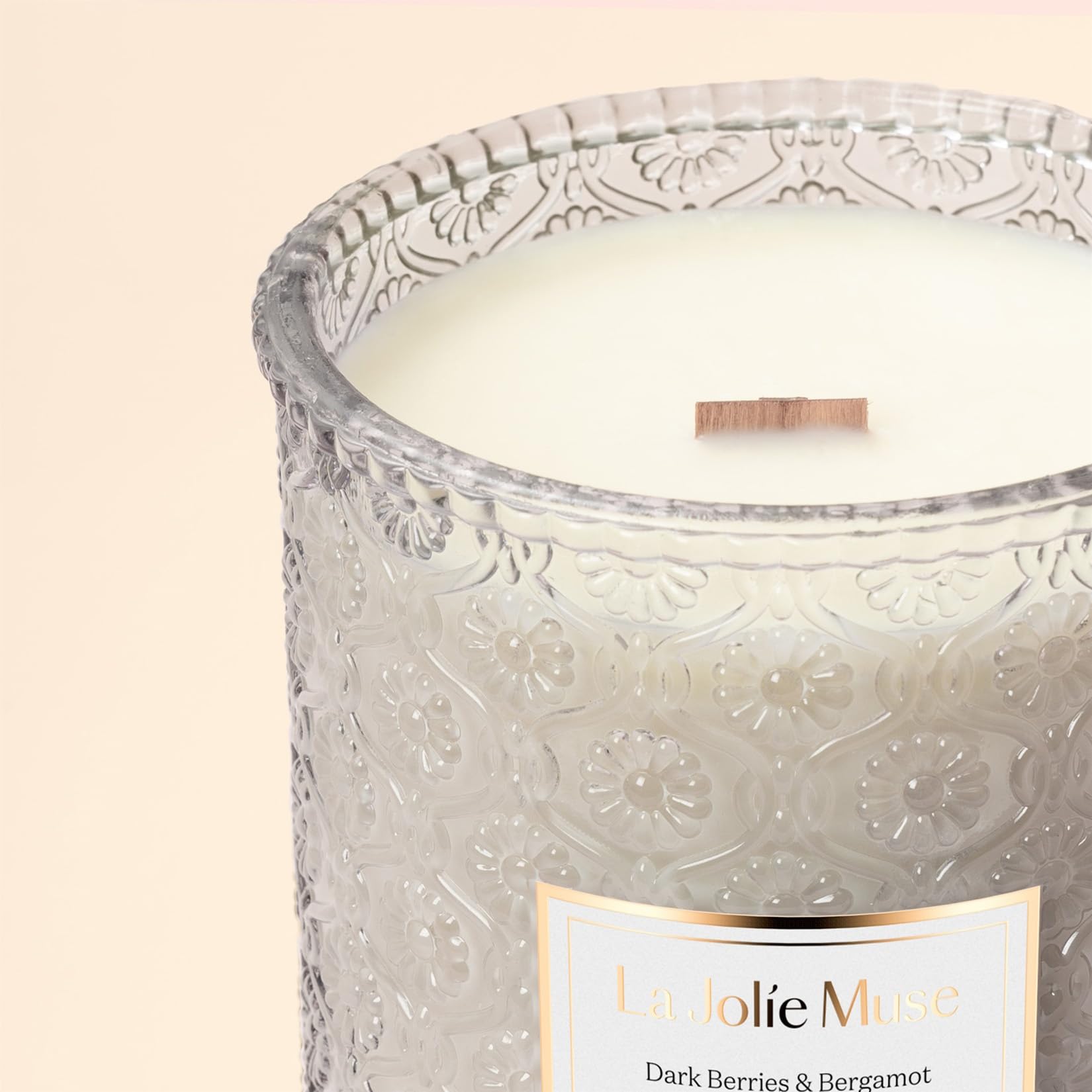 LA JOLIE MUSE Dark Berries & Bergamot Scented Soy Candle - 19oz Large Glass Jar, 90 Hours Burn Time, Natural Home Fragrance, Perfect Gift for Women & Men - Ideal for Relaxation, Romantic Dinners & Spa Nights