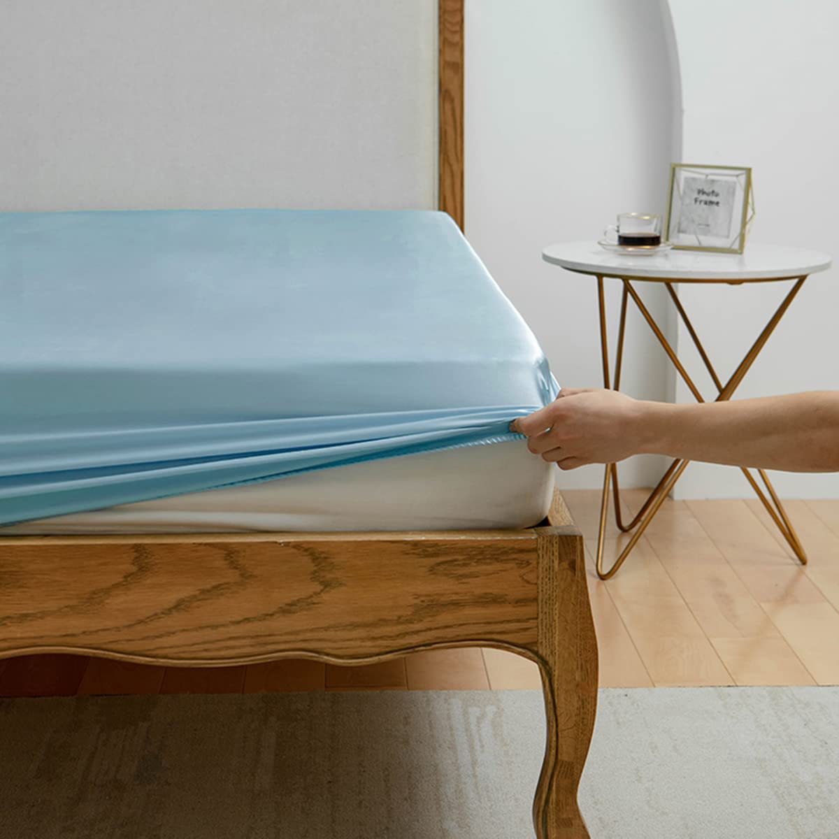 Premium Queen Size Fitted Sheet - Deep Pocket Microfiber Bottom Sheet | Wrinkle, Fade & Shrink Resistant | Durable & Easy Care (1 Piece, No Pillowcases) | Perfect for Guest Rooms, Dorms & Master Bedrooms (Blue)