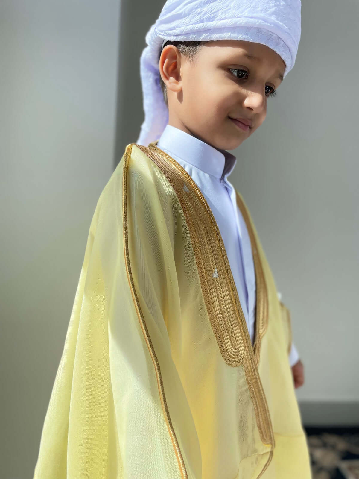 Yellow Kids Bisht - Traditional Arabic Cloak for Boys & Girls - Perfect for Eid, Weddings & Special Occasions