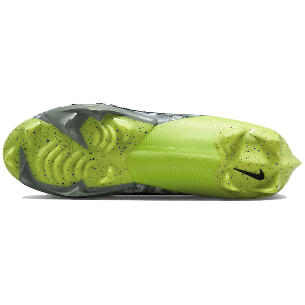 Nike Men's Soccer Cleats - Lightweight Football Shoes with Enhanced Traction for Turf & Grass - Perfect for Training, Matches, and Competitive Play