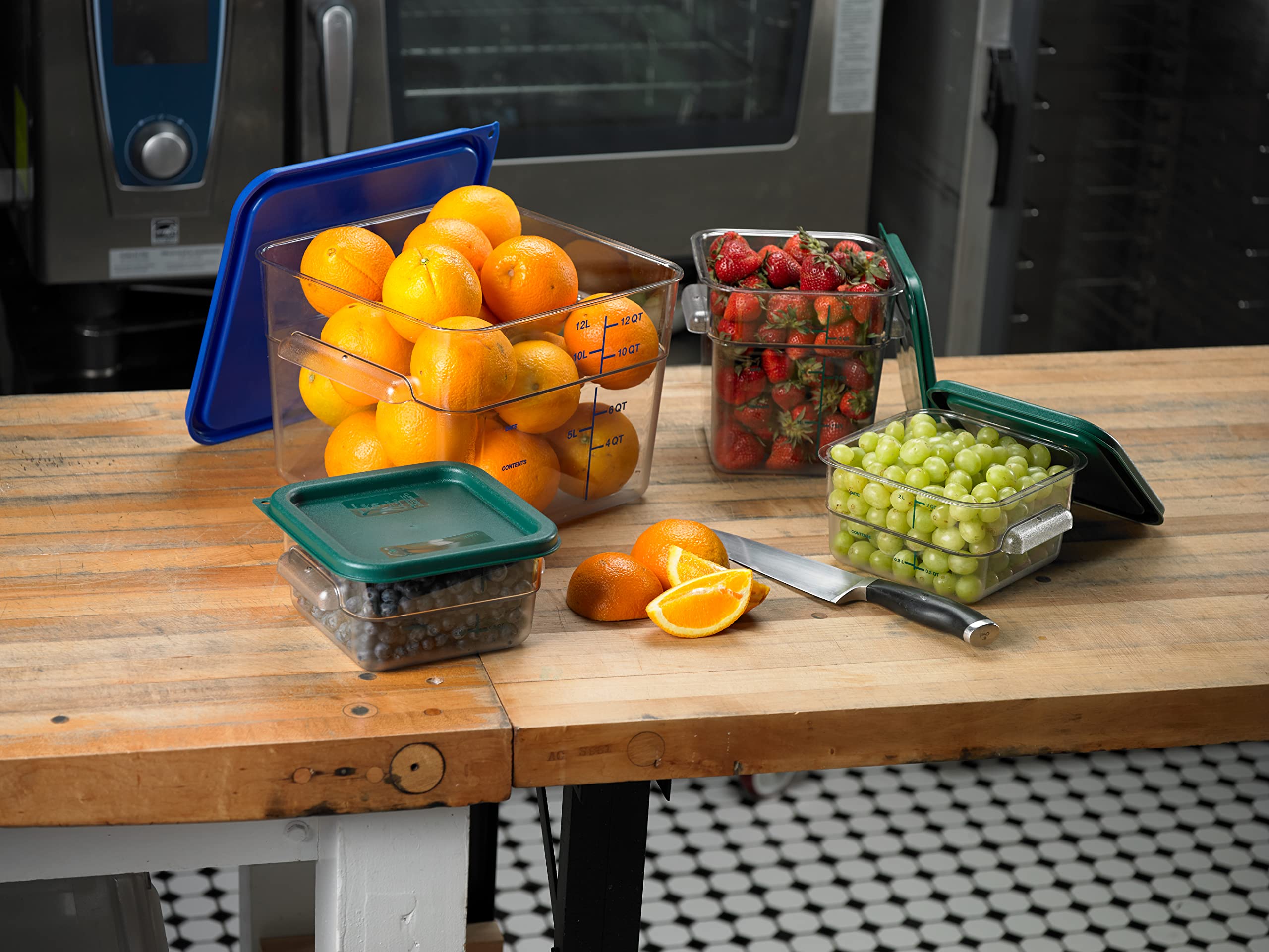 Carlisle 2-Quart Clear Polycarbonate Square Food Storage Container - Stackable Design for Catering, Buffets, Restaurants - Perfect for Meal Prep, Leftovers & Commercial Kitchen Organization