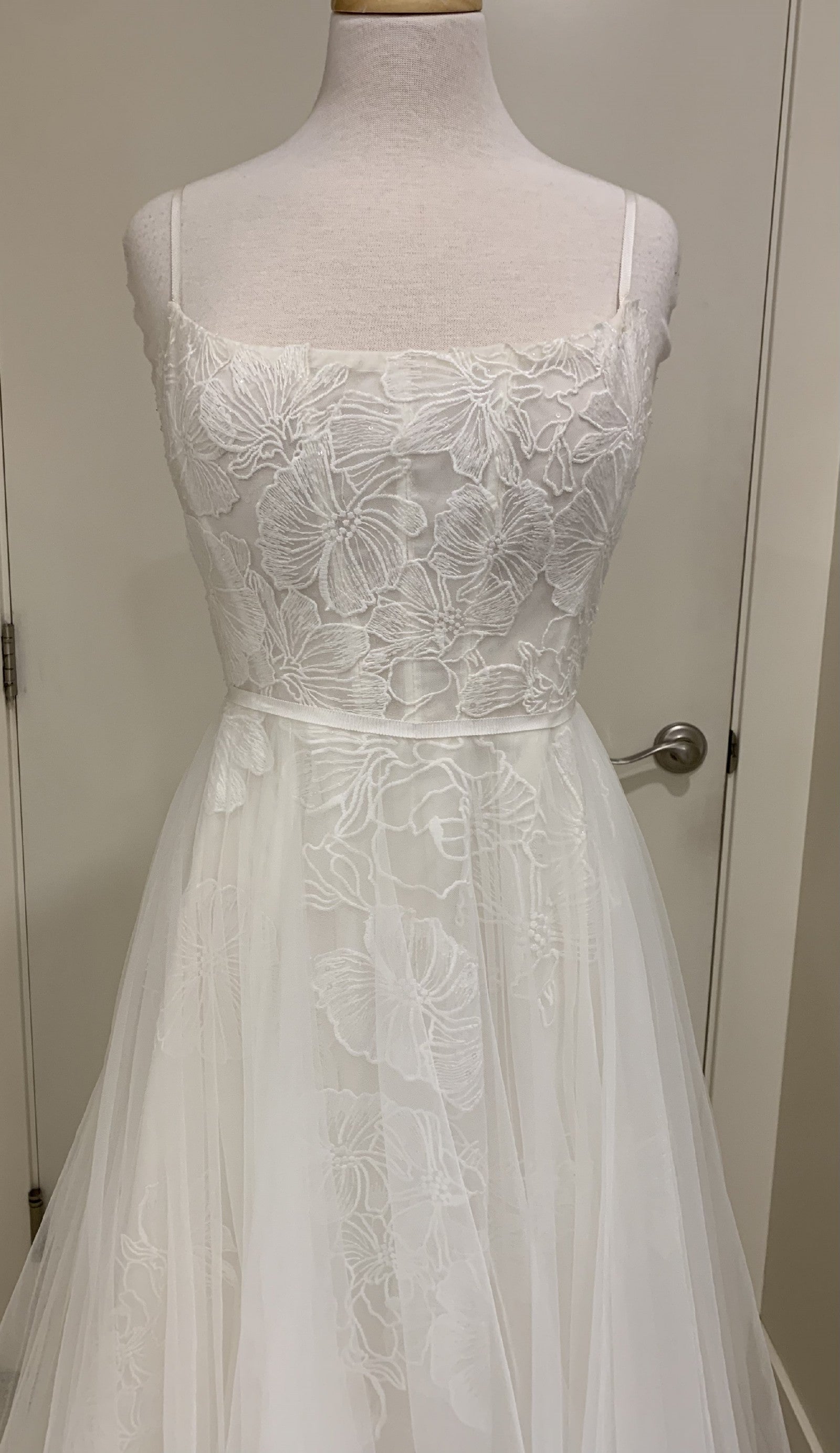 Wtoo by Watters Lizbeth Wedding Gown - Elegant Lace Bridal Dress for Church Ceremony & Formal Reception