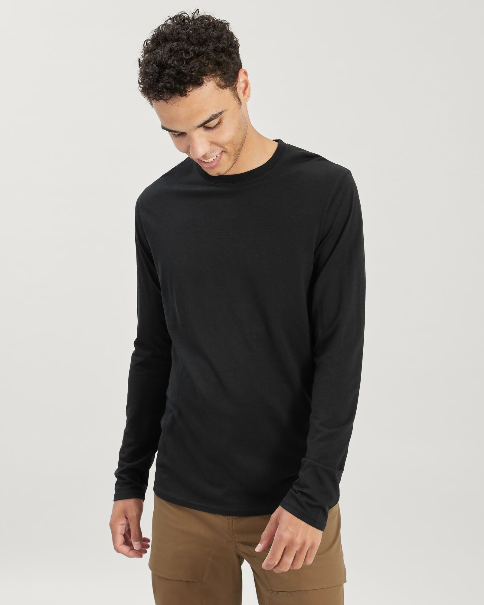 100% Merino Wool Men's Long Sleeve Crew Neck Sweater - Black | Warm & Breathable Base Layer for Hiking, Camping & Winter Outdoor Activities
