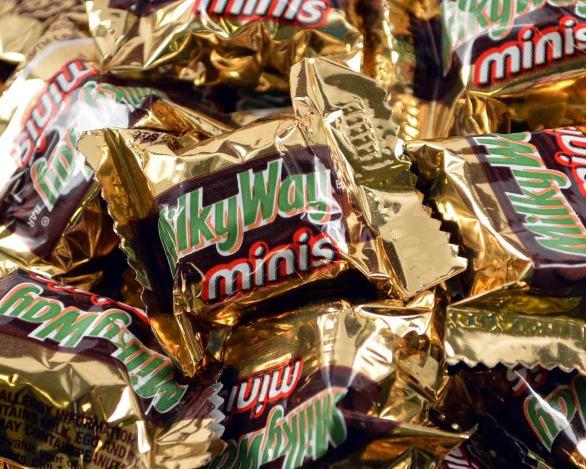 Milky Way Bite Size Candy Bars - 3 lb Bulk Pack | Delicious Chocolate, Caramel & Nougat Treats | Perfect for Parties, Halloween, Office Snacks & Gift Baskets