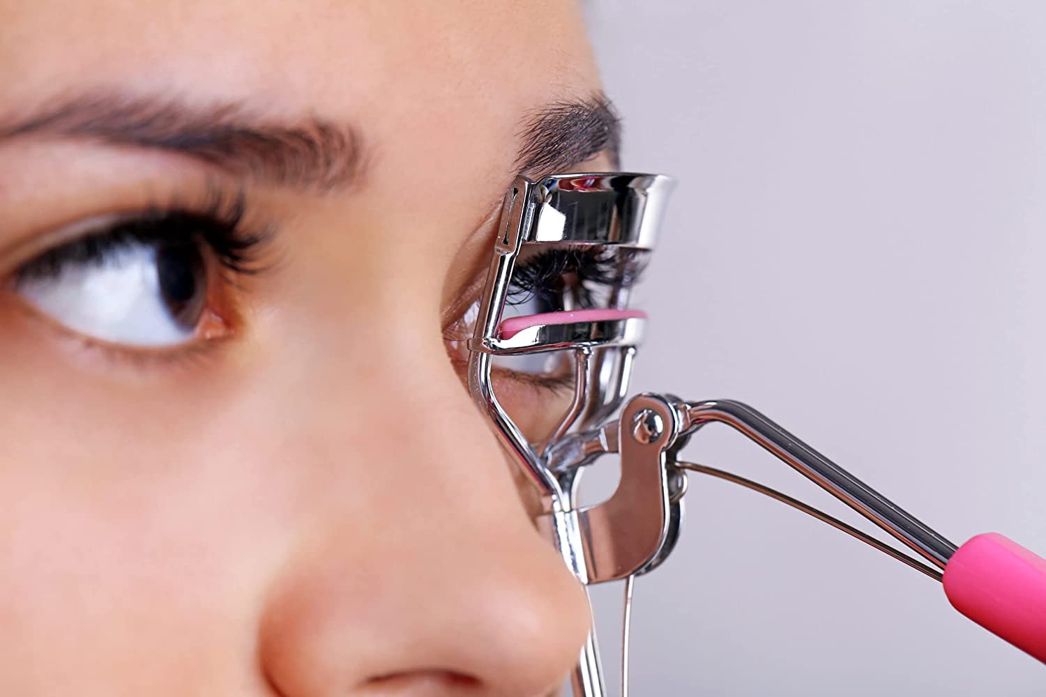 BOTIST Professional Eyelash Curler for Women - Premium Lash Curling Makeup Tool with Comfort Grip (Multicolor) - Perfect for Daily Makeup, Bridal Looks & Salon Use