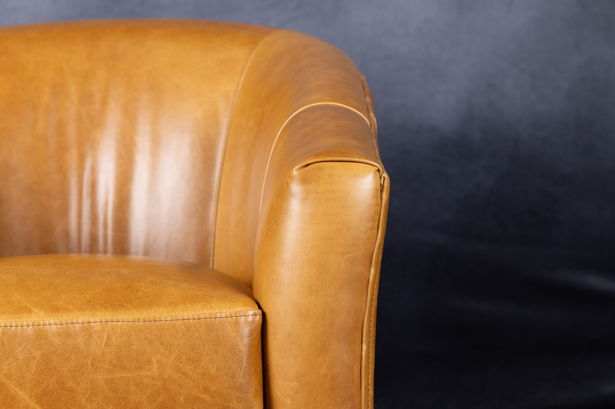 Premium Bomber Tub Chair - Comfortable and Stylish Lounge Chair for Living Room, Bedroom, or Office - Perfect for Relaxing, Reading, or Napping