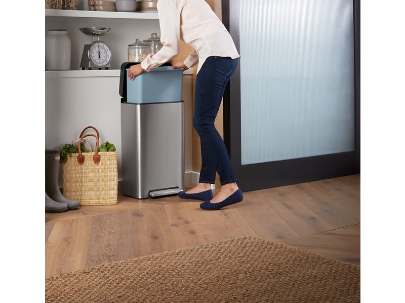 8 Gallon Stainless Steel Step Trash Can with Foot Pedal - Durable Kitchen Garbage Bin for Home, Office & Restaurant Use