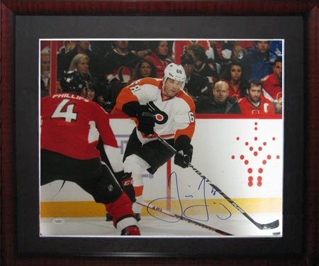 Authentic JSA Certified Jaromir Jagr Signed 16x20 Framed Photo - Perfect for Hockey Fans, Collectors & Sports Memorabilia Displays
